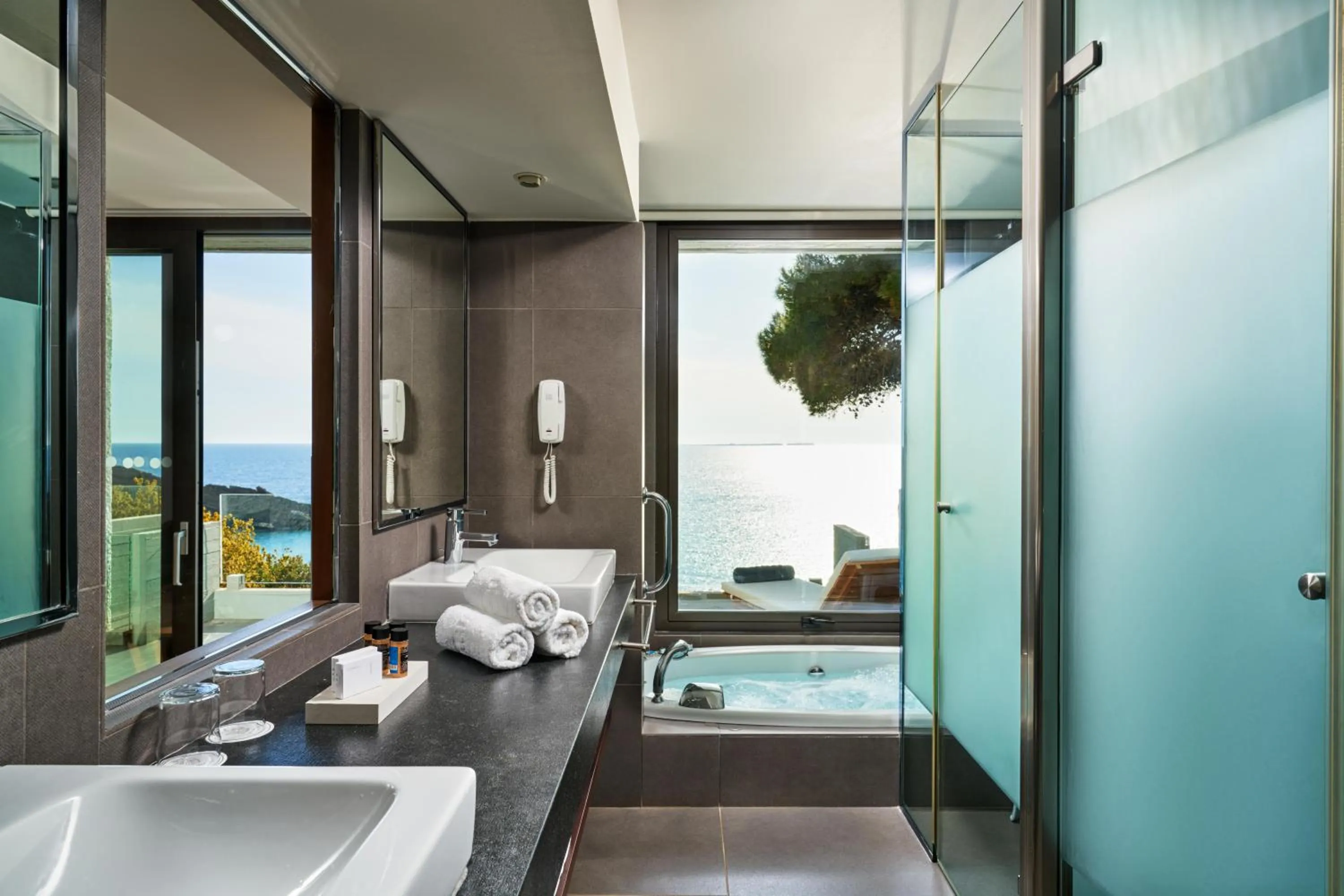 Bathroom, Bed in White Rocks Hotel Kefalonia