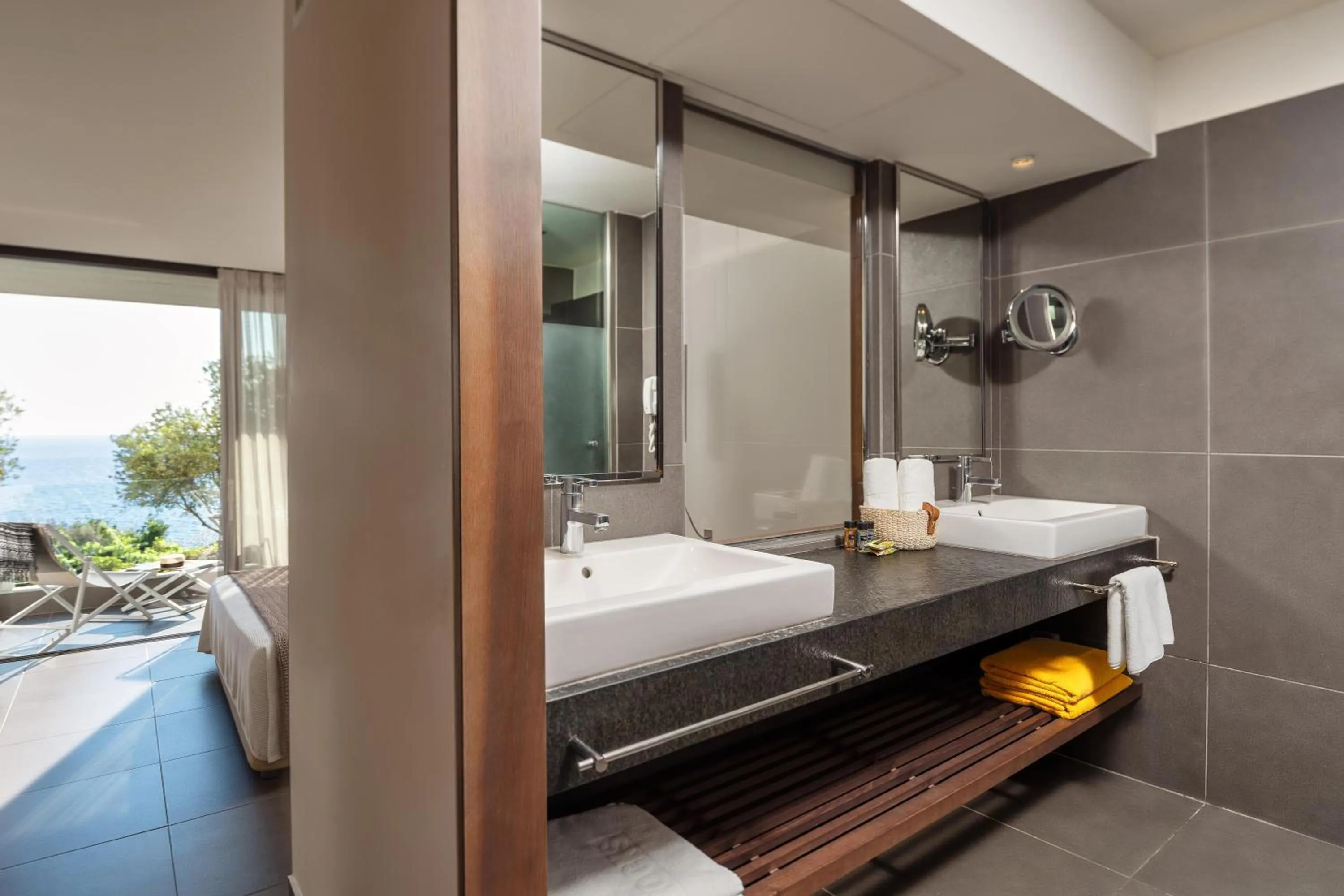 Bathroom in White Rocks Hotel Kefalonia