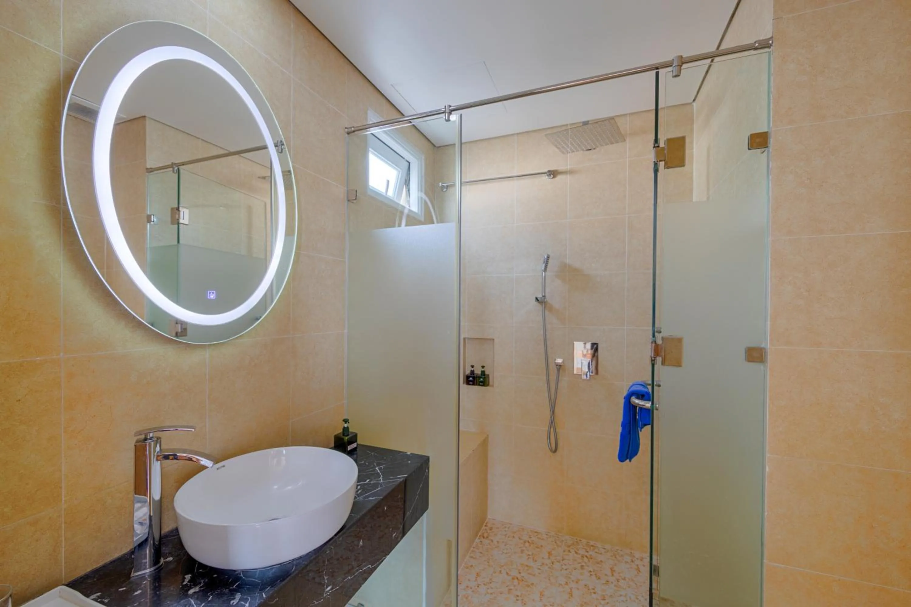 Shower in SEA QUEEN Hotel