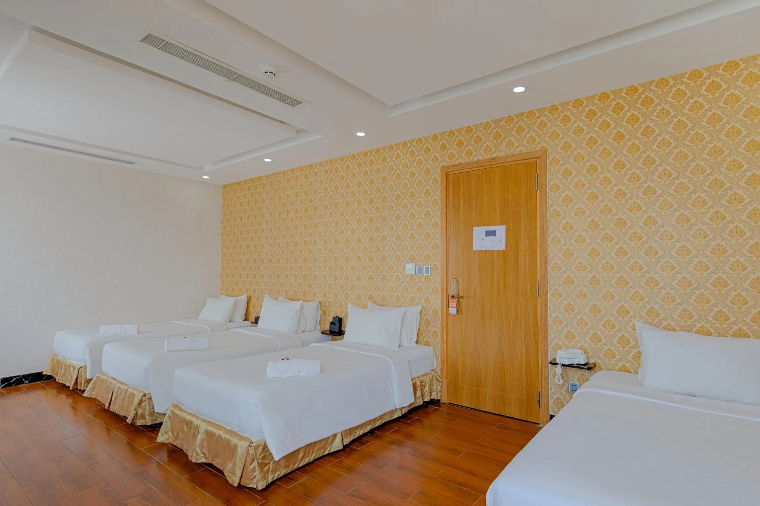 Bed in SEA QUEEN Hotel