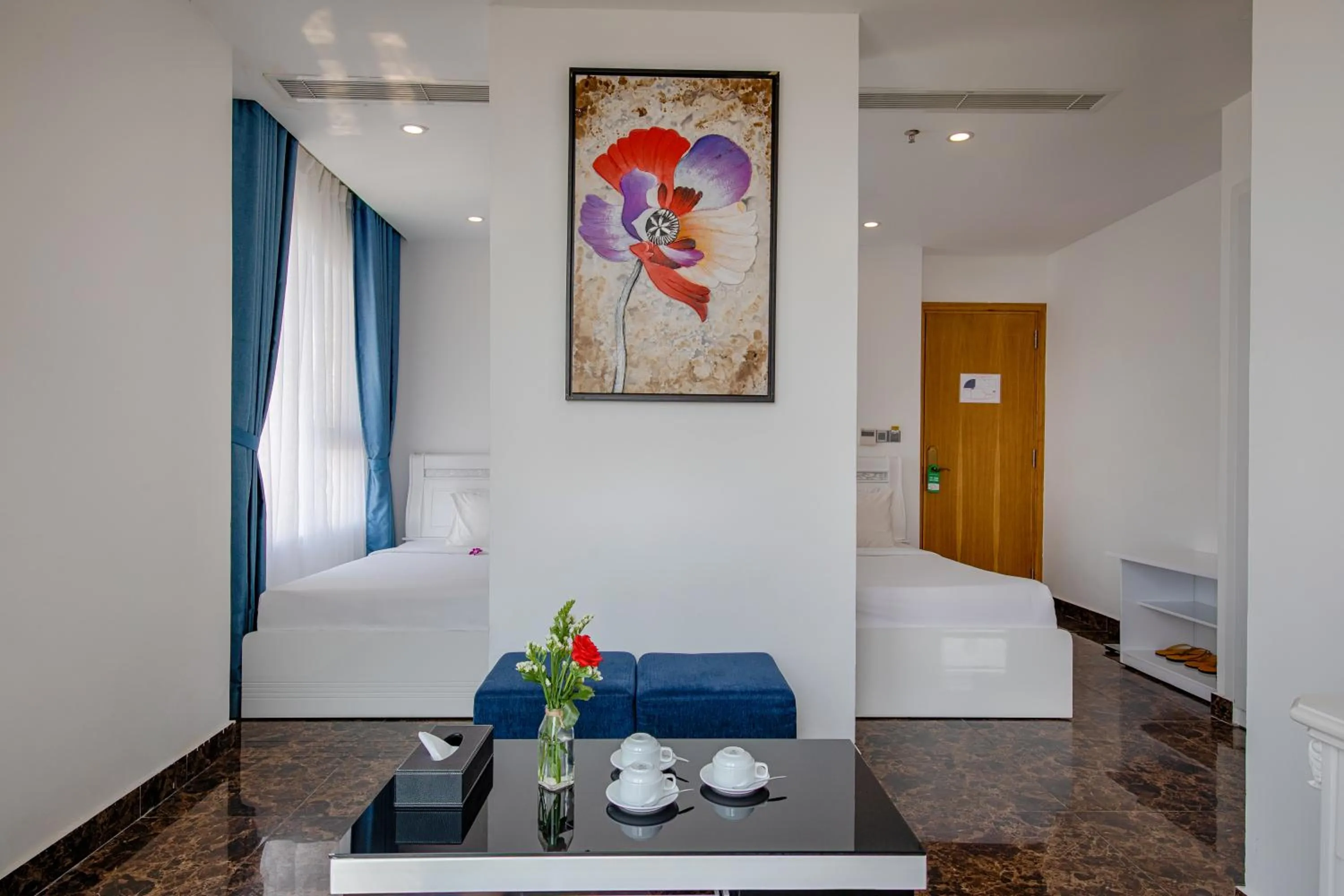 Seating area, Bed in SEA QUEEN Hotel