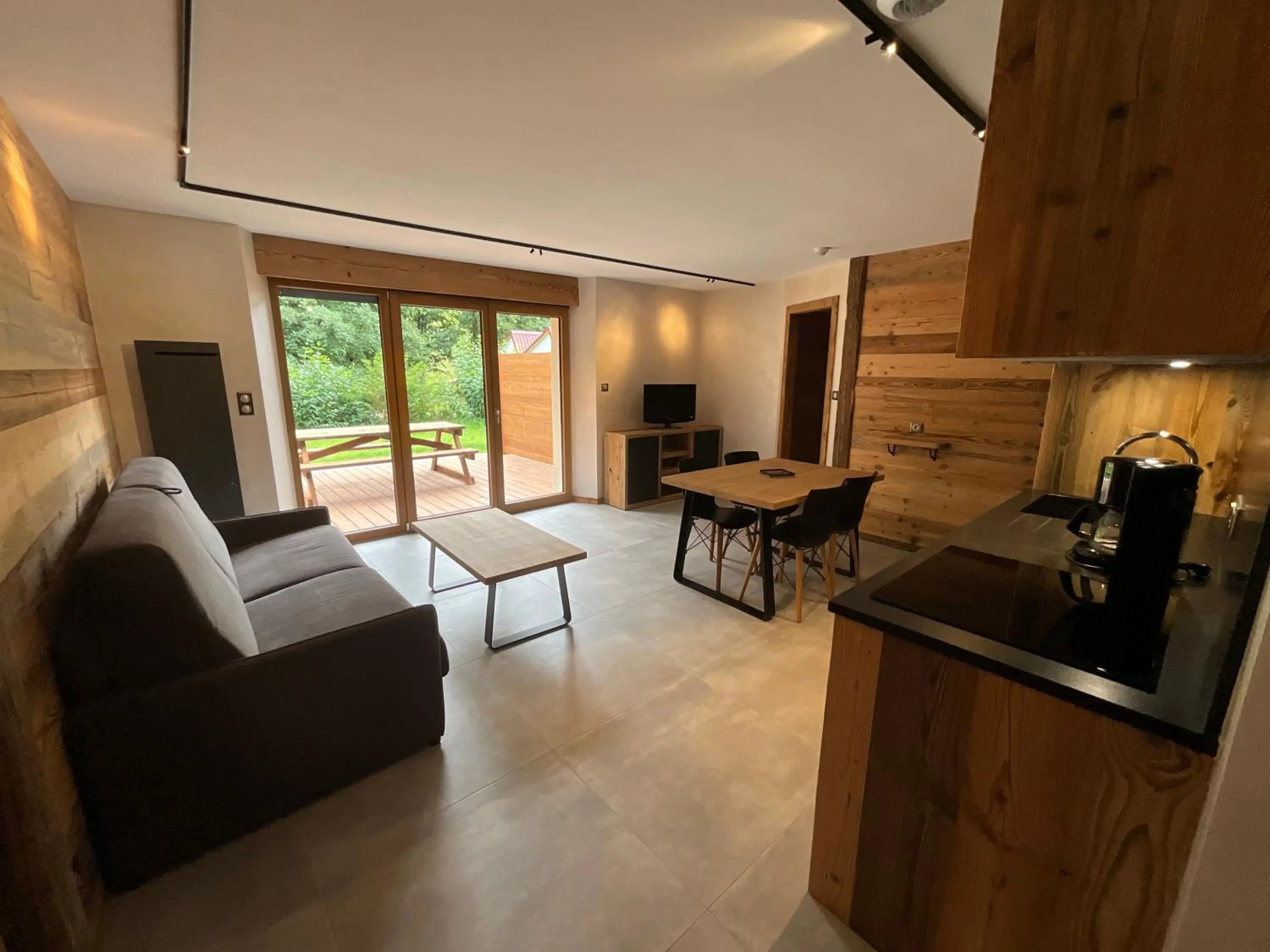 Kitchen or kitchenette in Gite Roche Des Ducs avec Piscine toute l'année, Spa, Sauna, Hammam