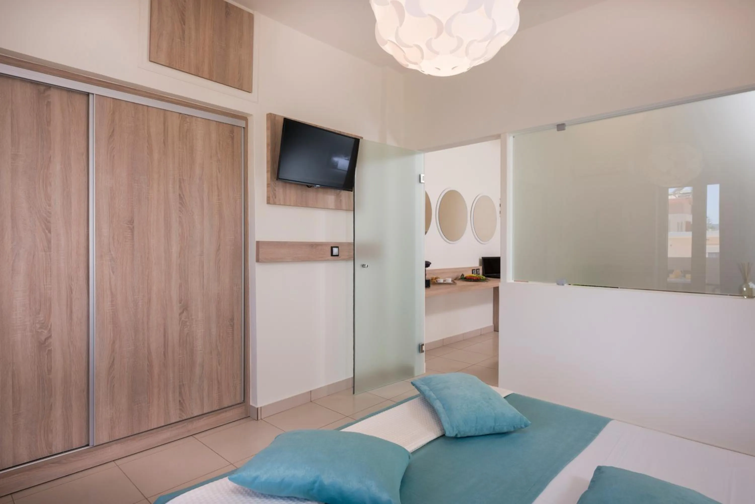 Bedroom, Bed in Sea & City Apartments