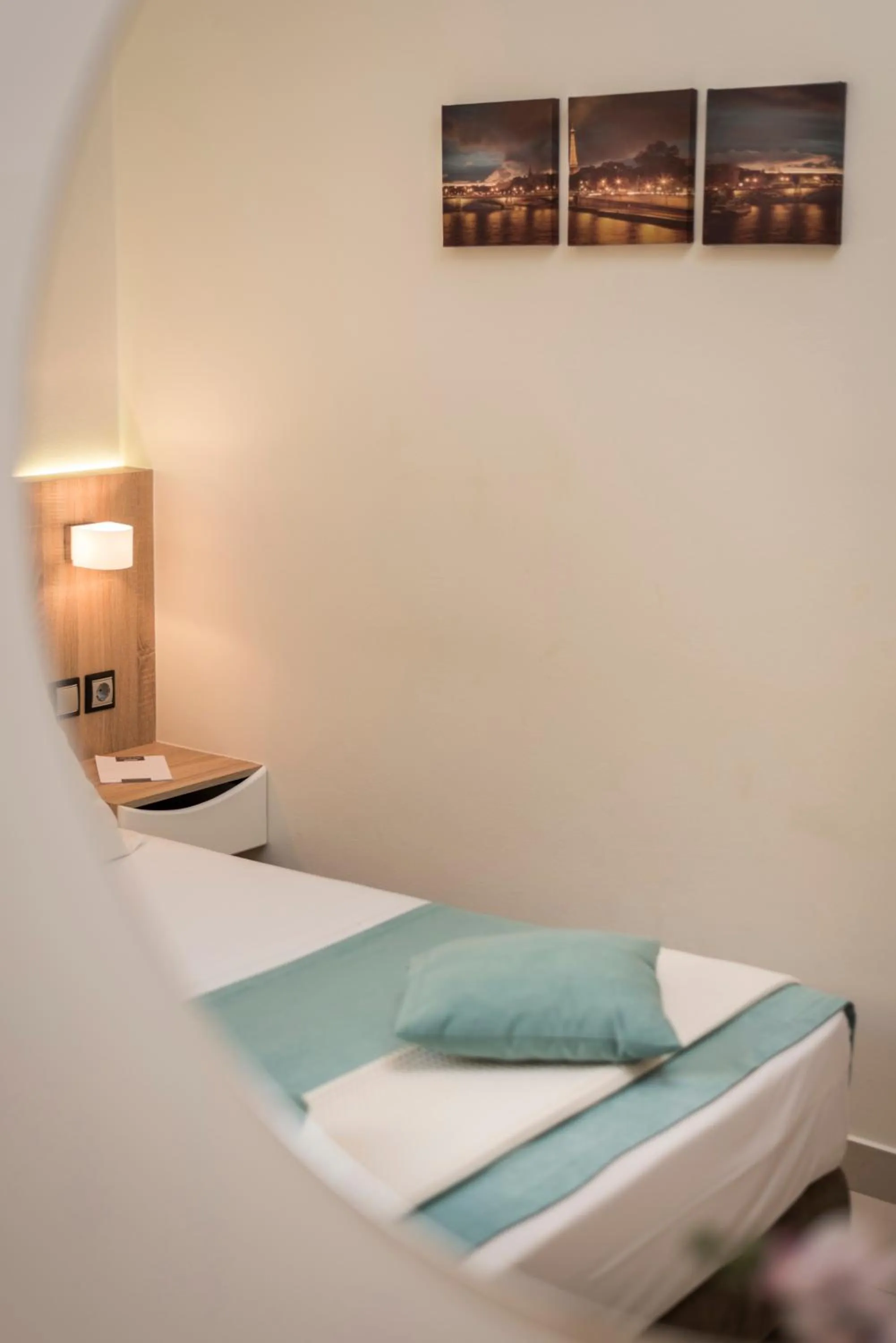 Bed in Sea & City Apartments