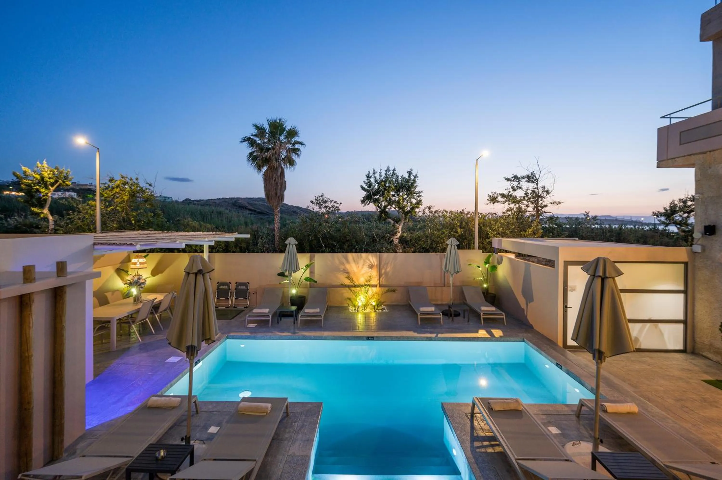 Swimming pool in Sea & City Apartments