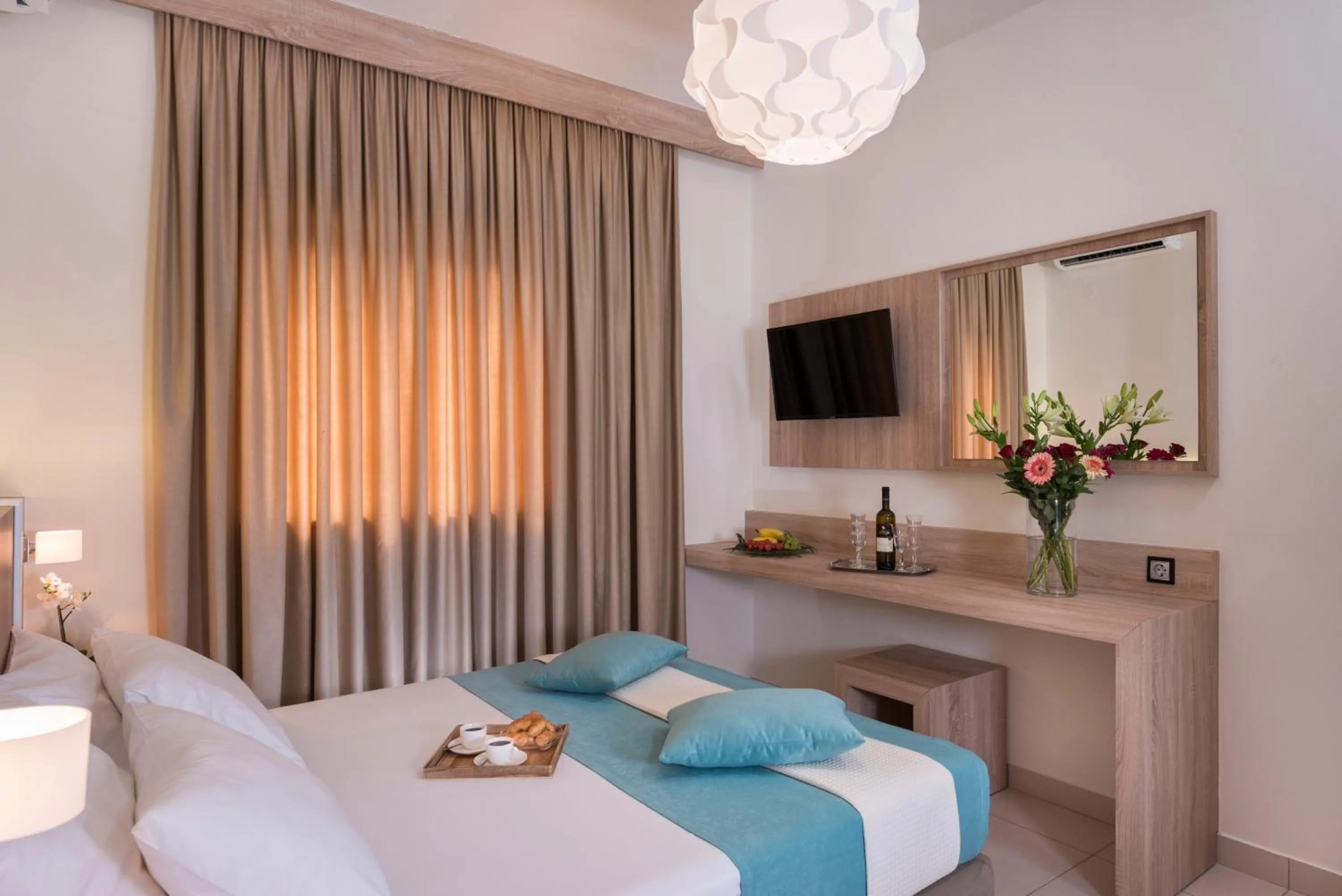 Bedroom, Bed in Sea & City Apartments