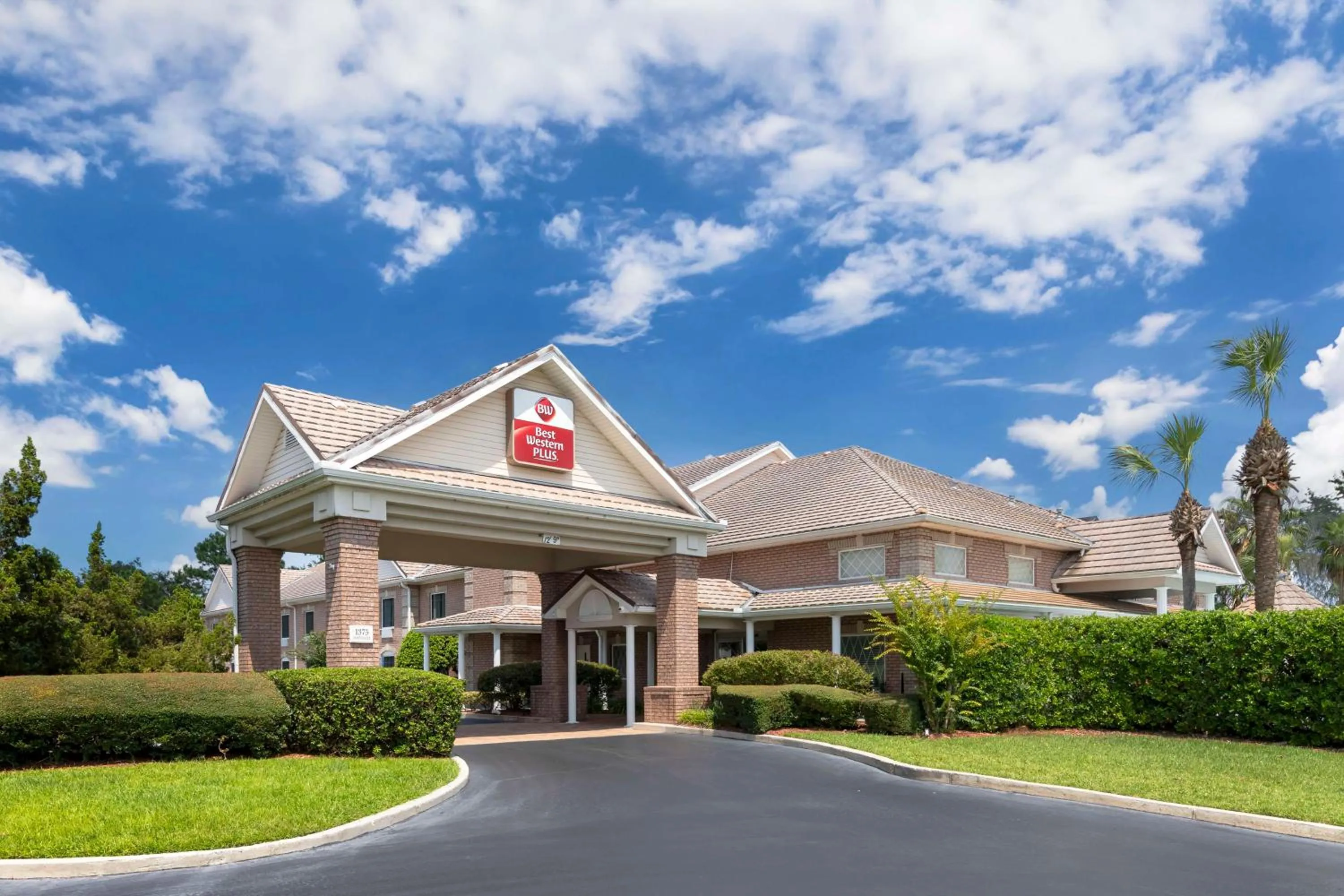 Property building in Best Western Plus Kingsland