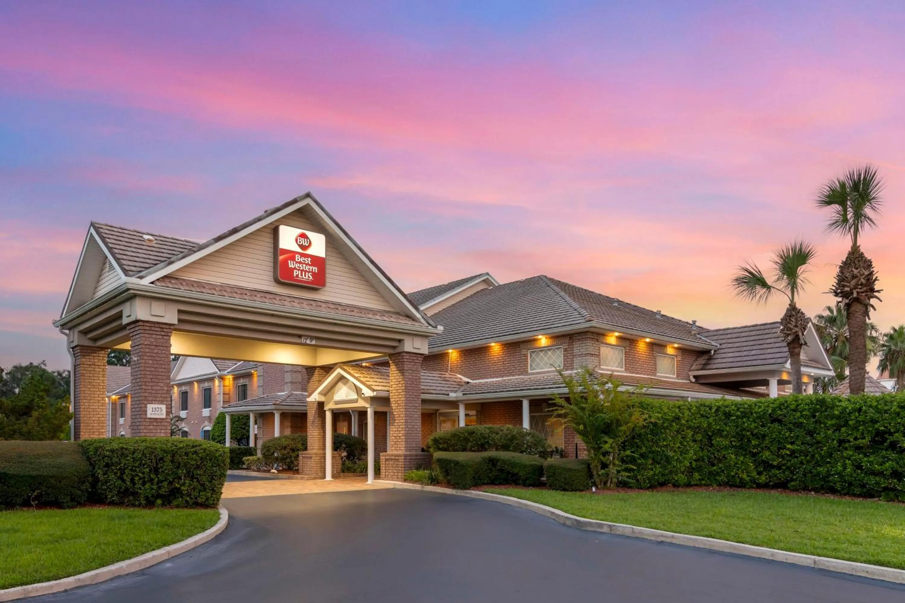 Property building in Best Western Plus Kingsland