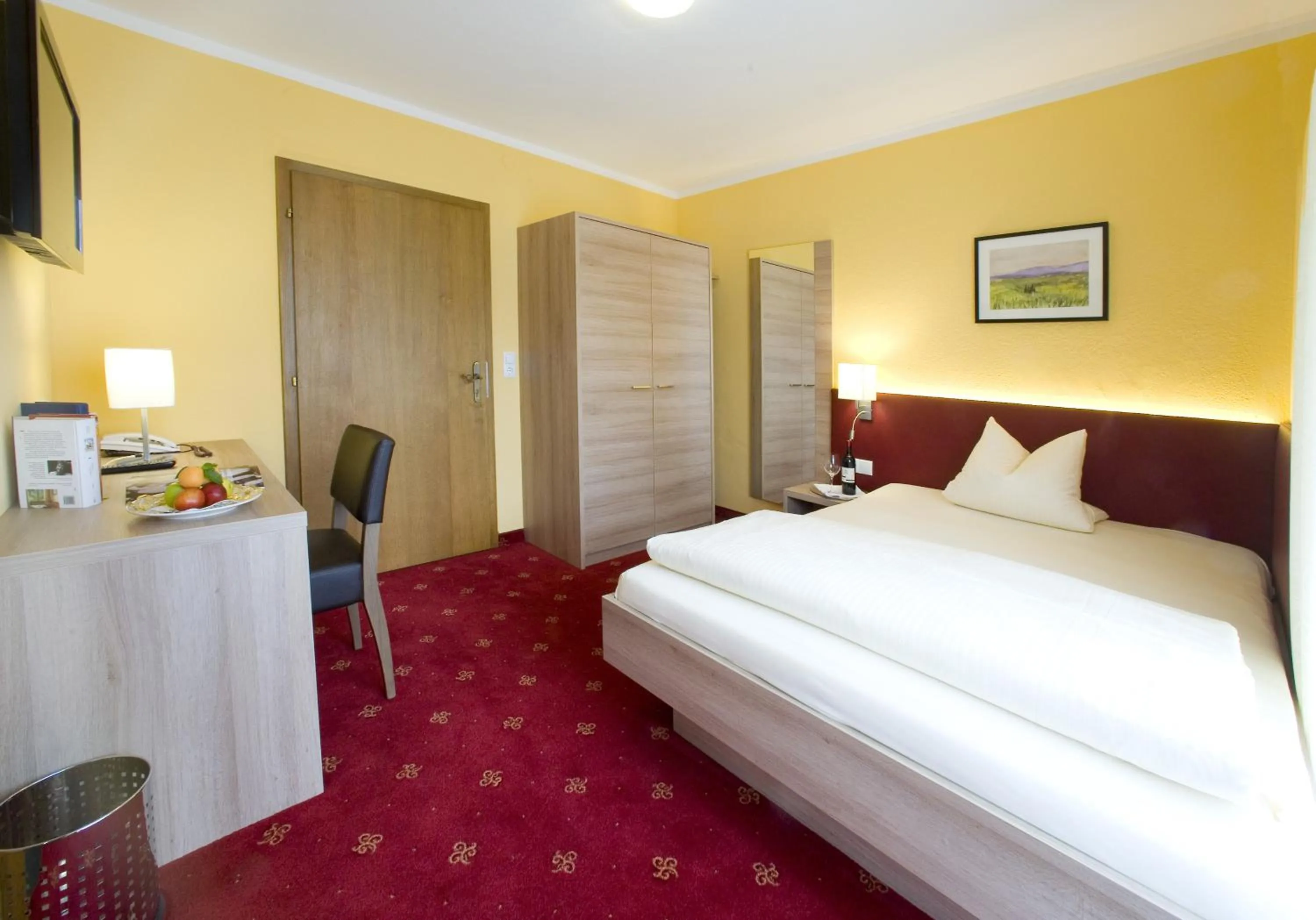 Photo of the whole room, Bed in Hotel Bruno