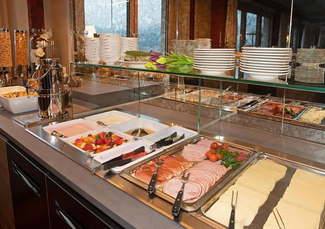 Breakfast in Hotel Bruno