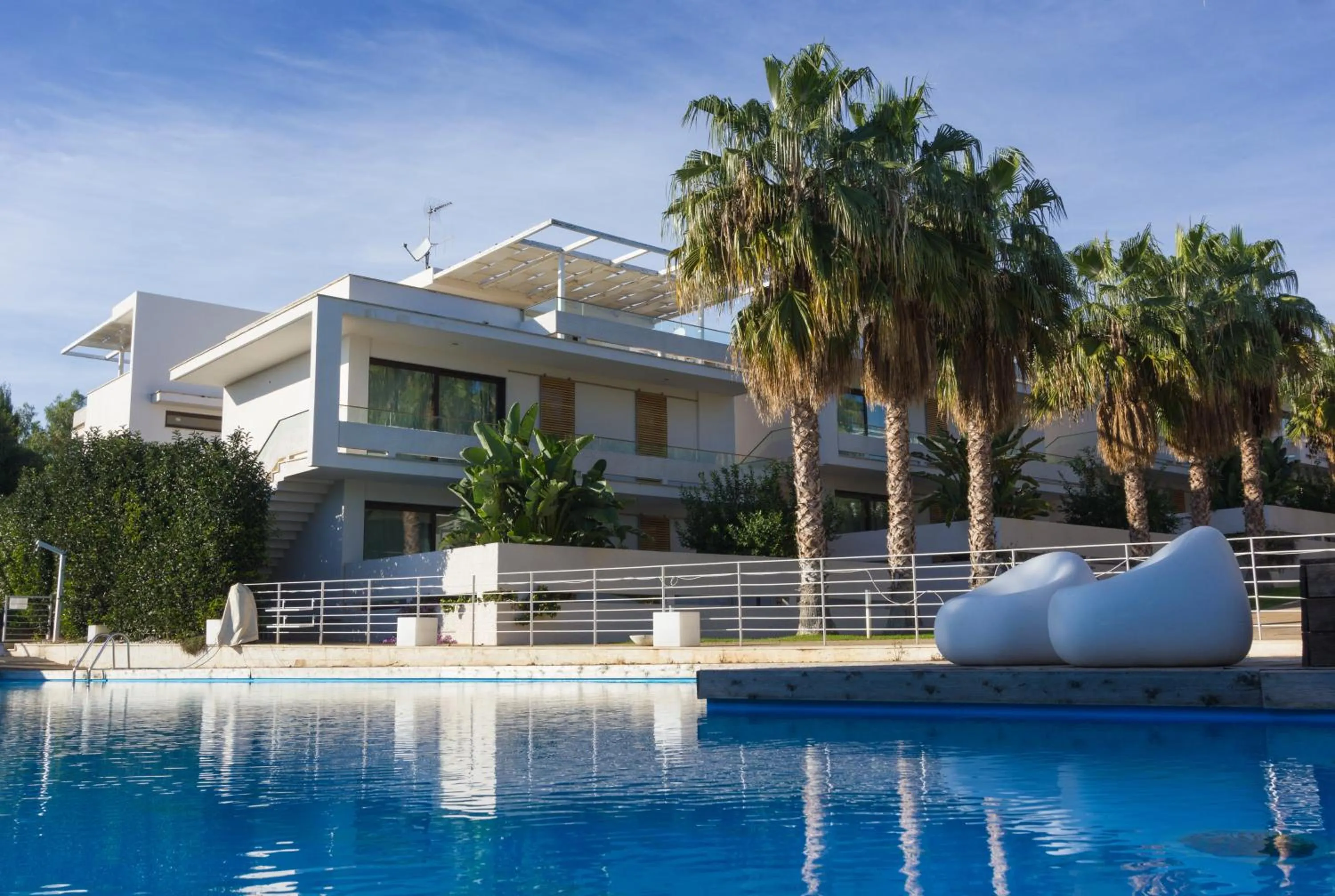 Swimming pool in Kamena Residence