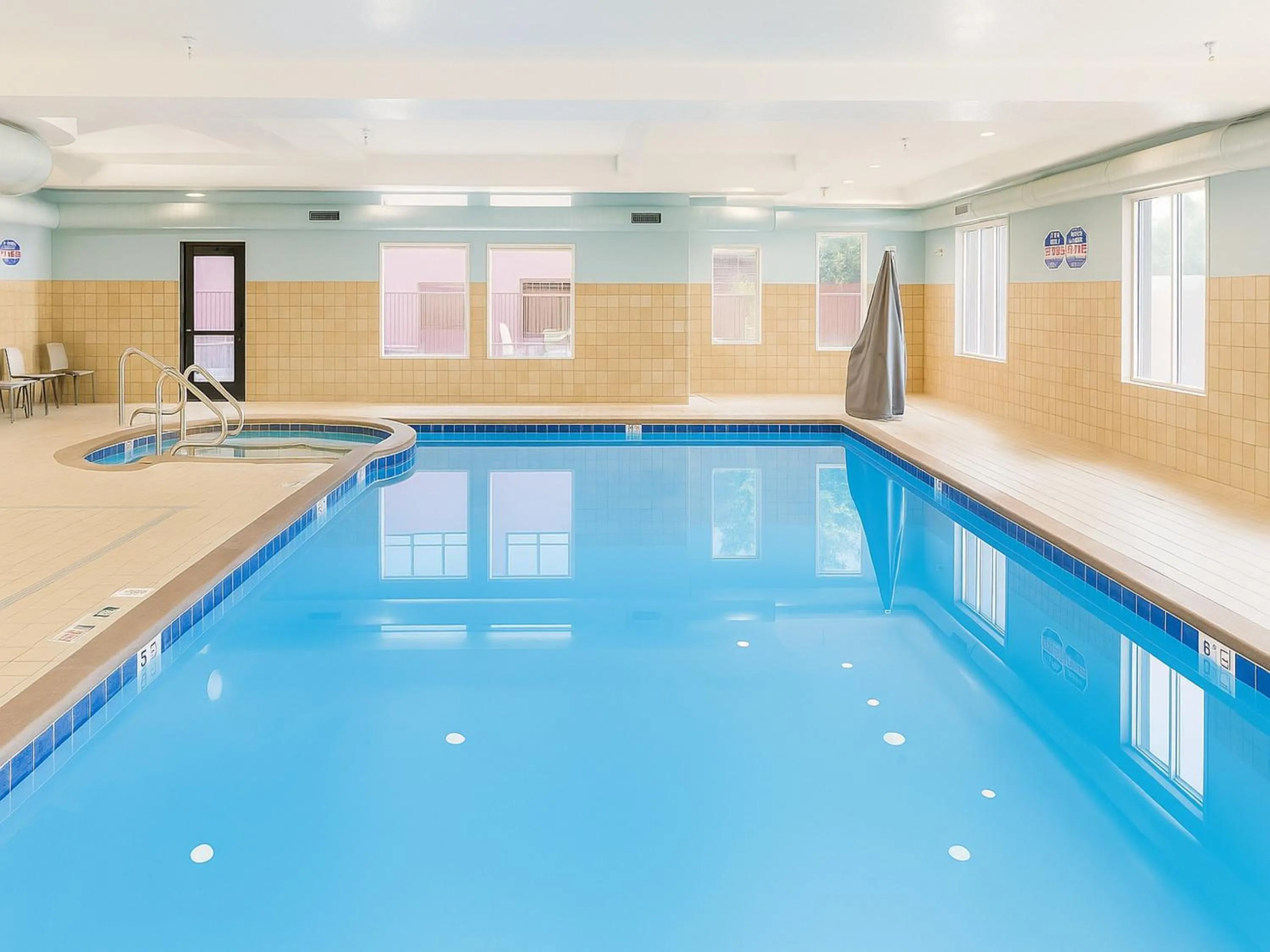 Swimming pool in Holiday Inn Express & Suites Kanab by IHG