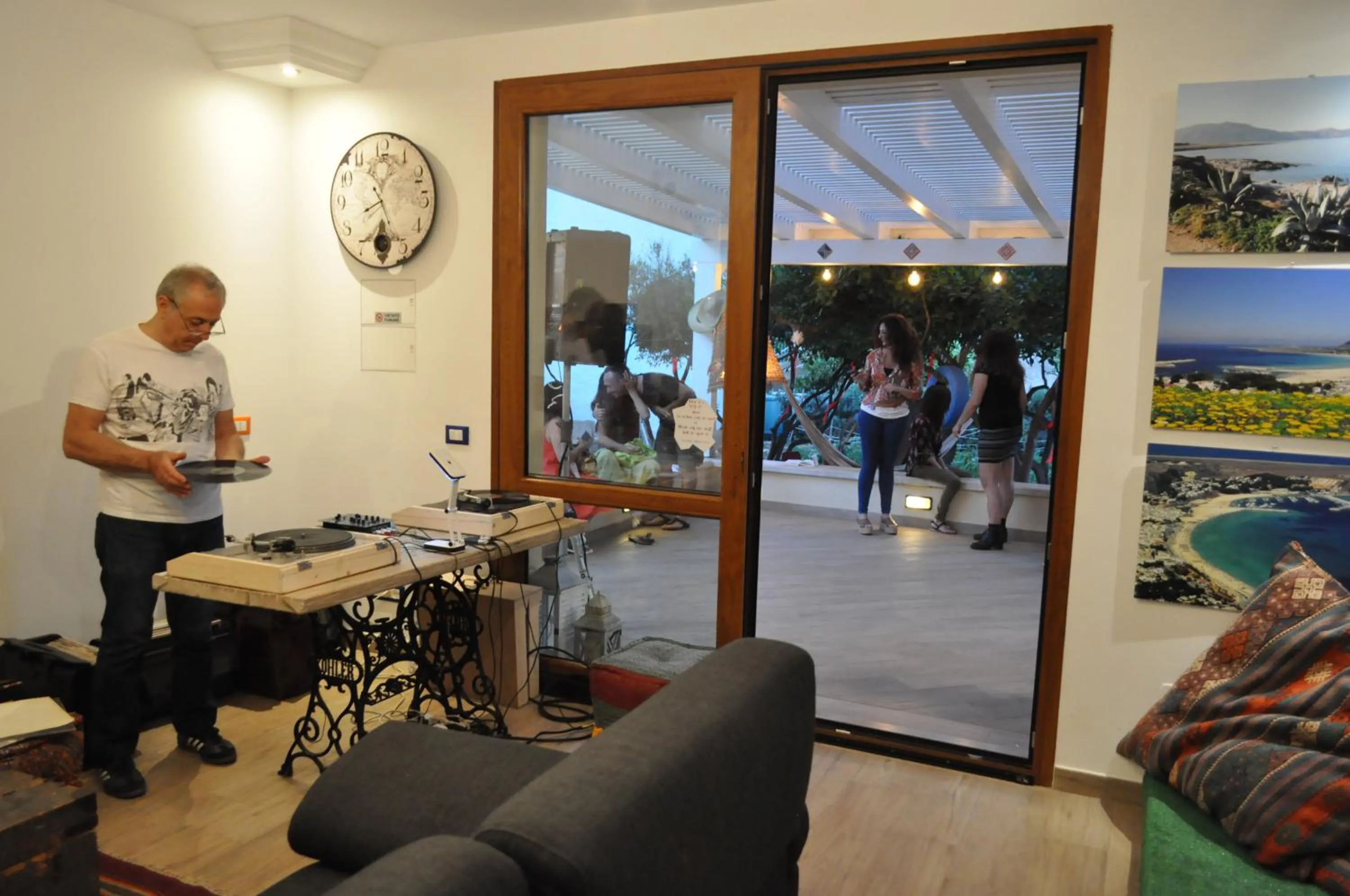 Communal lounge/ TV room in Timbuktu Hostel