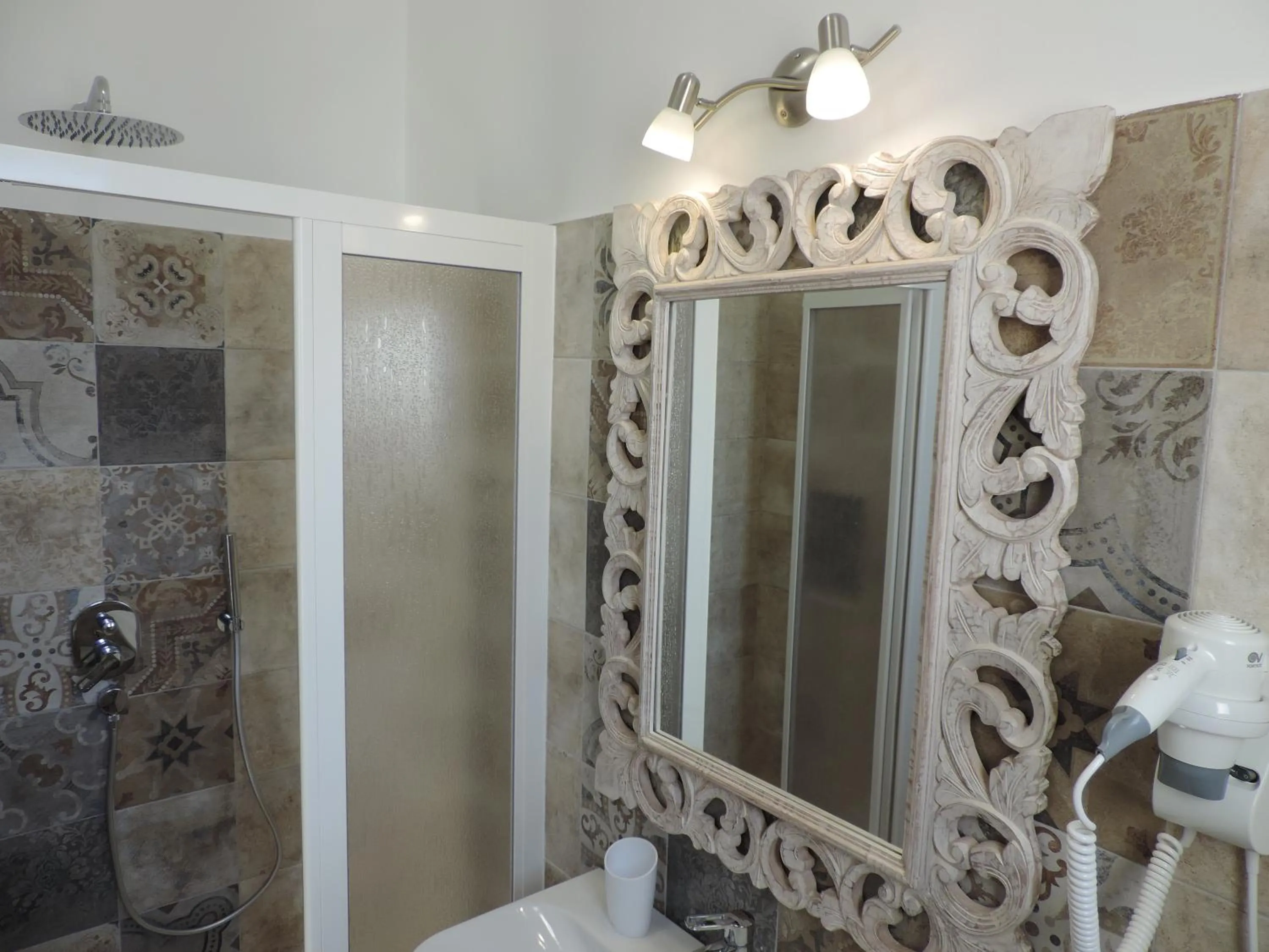 Bathroom in Timbuktu Hostel