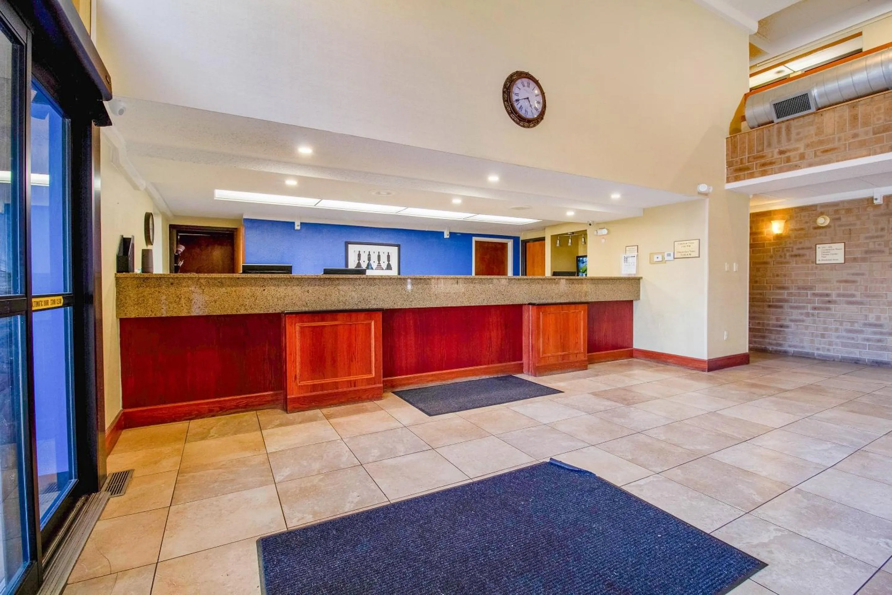 Lobby or reception in Tulsa Square Hotel Central, I-44 By OYO