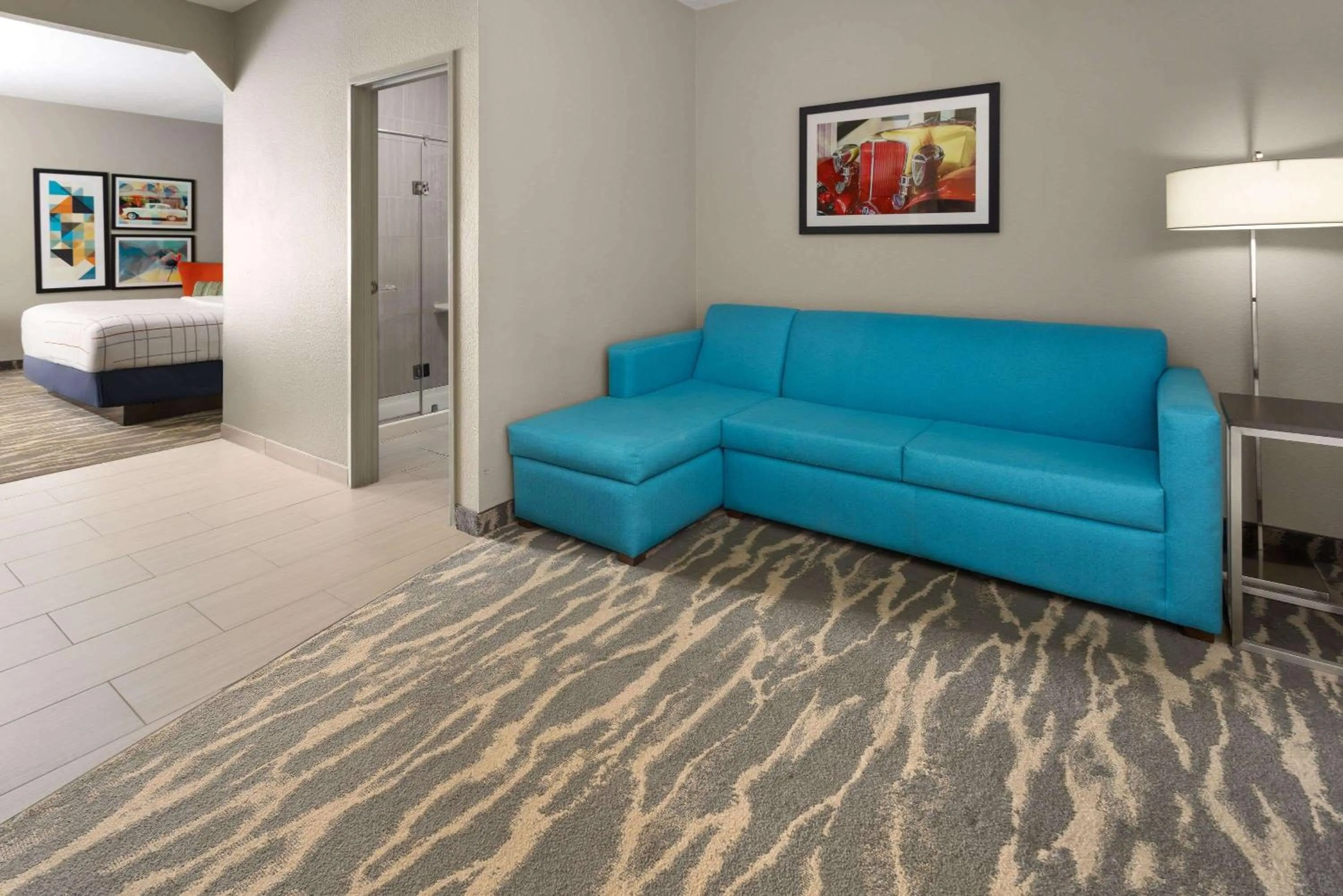 Photo of the whole room in La Quinta by Wyndham Kokomo