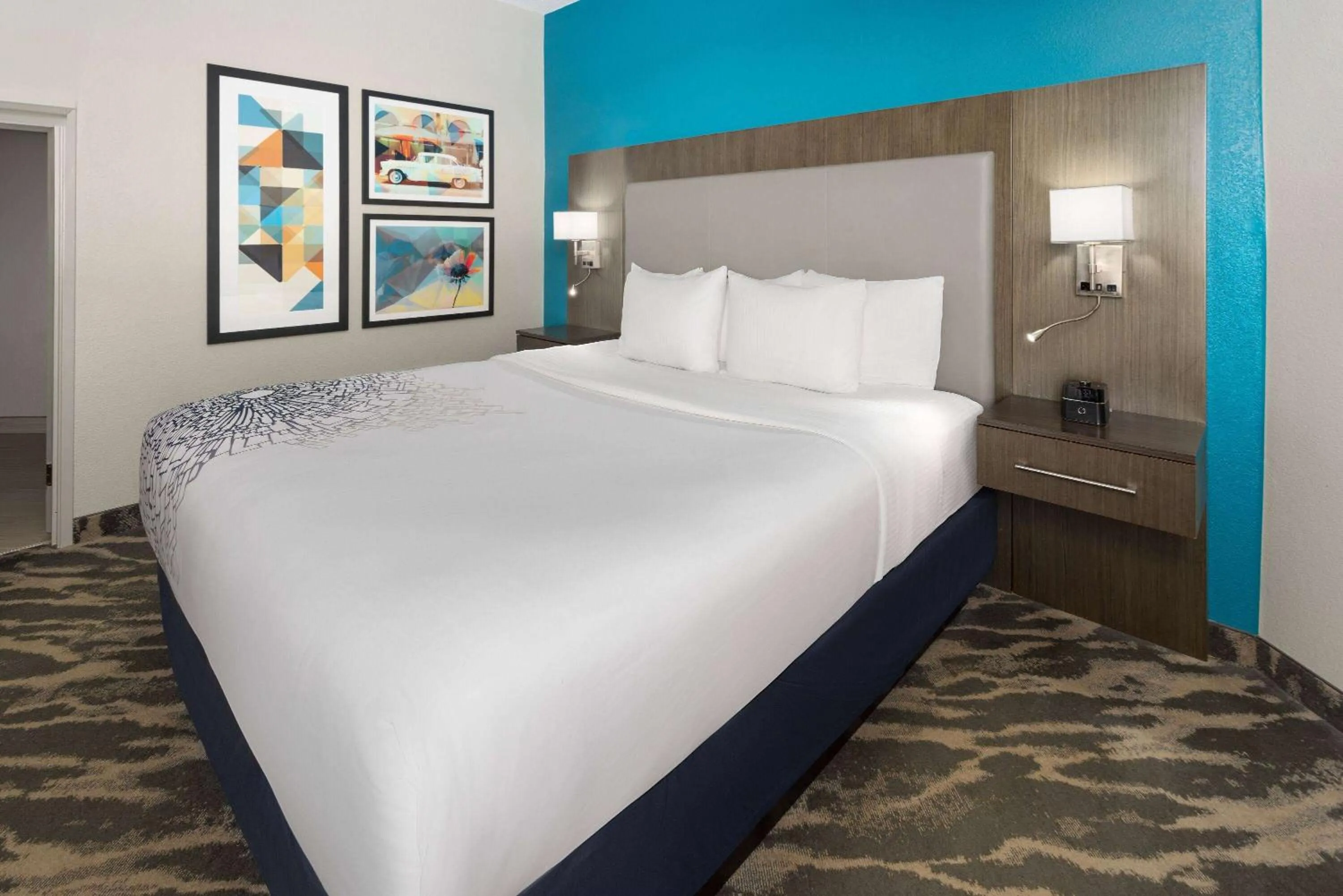 Photo of the whole room, Bed in La Quinta by Wyndham Kokomo