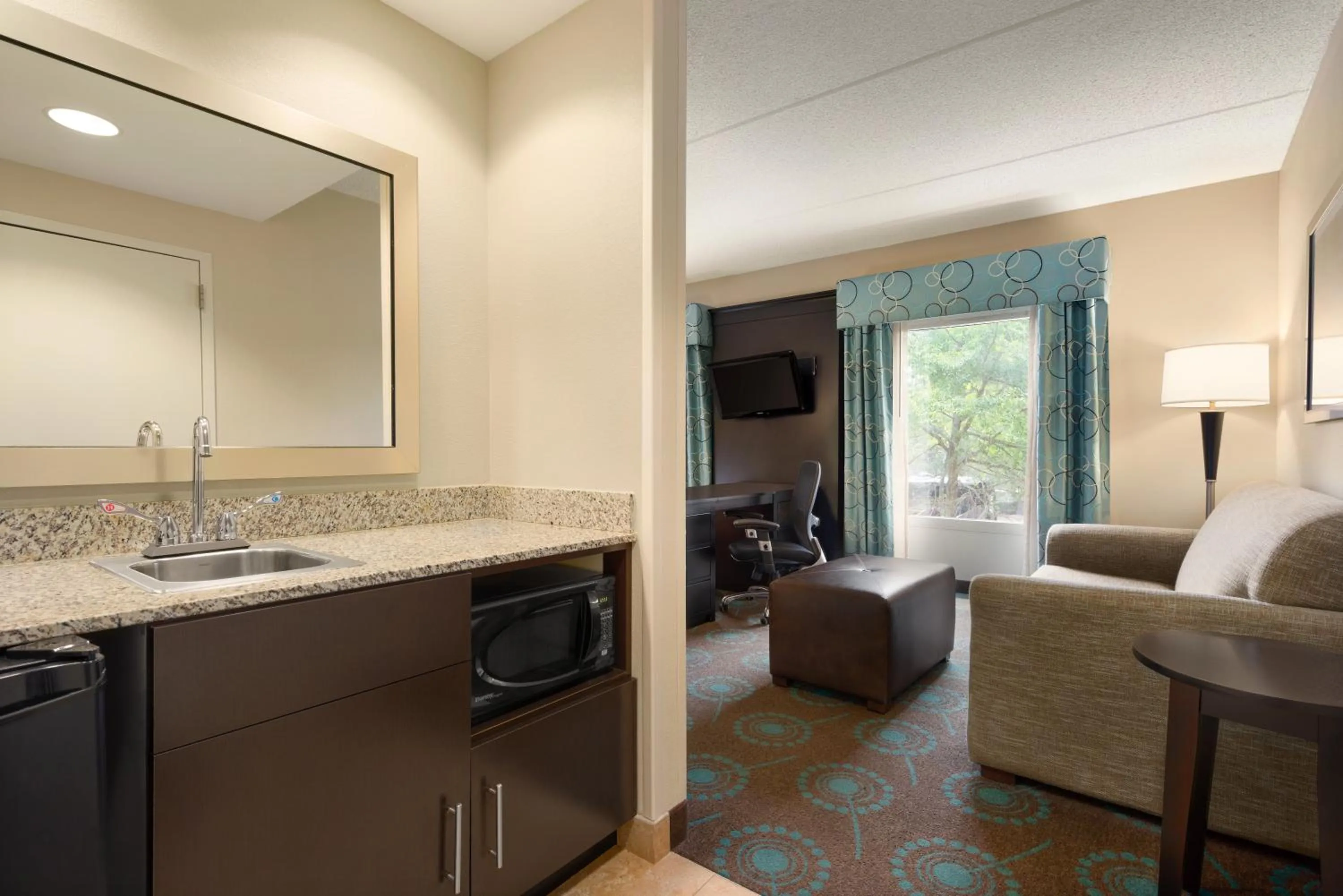 kitchen in Hampton Inn & Suites Bluffton-Sun City