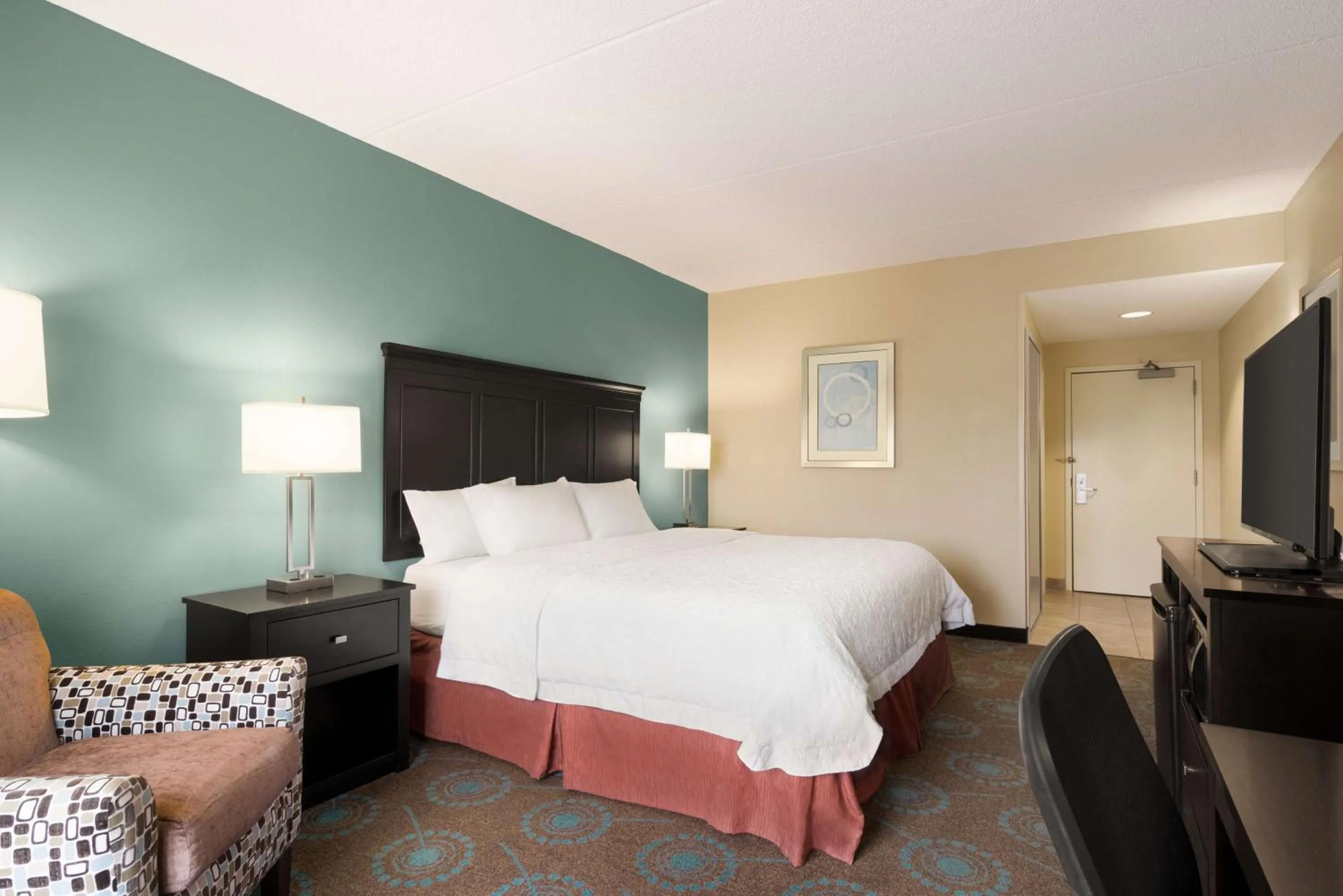 Bed in Hampton Inn & Suites Bluffton-Sun City