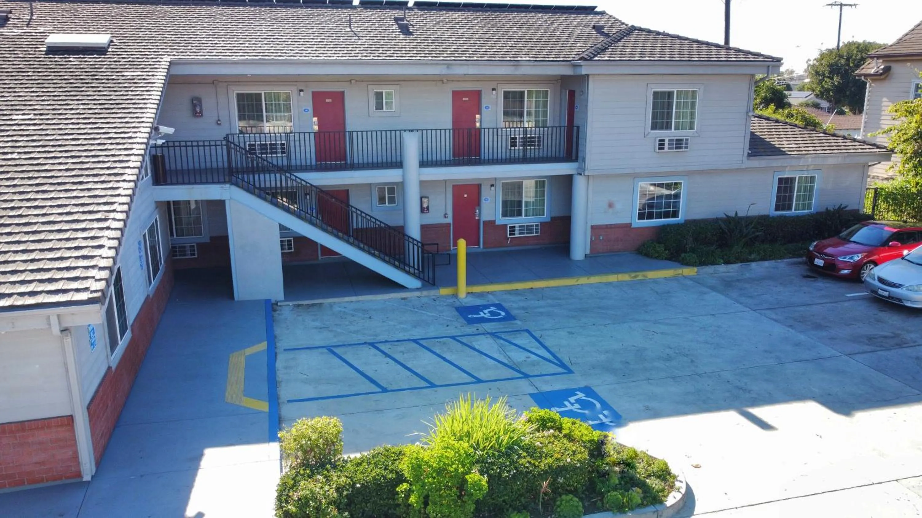 Property building in Americas Best Value Inn Oxnard-Port Hueneme