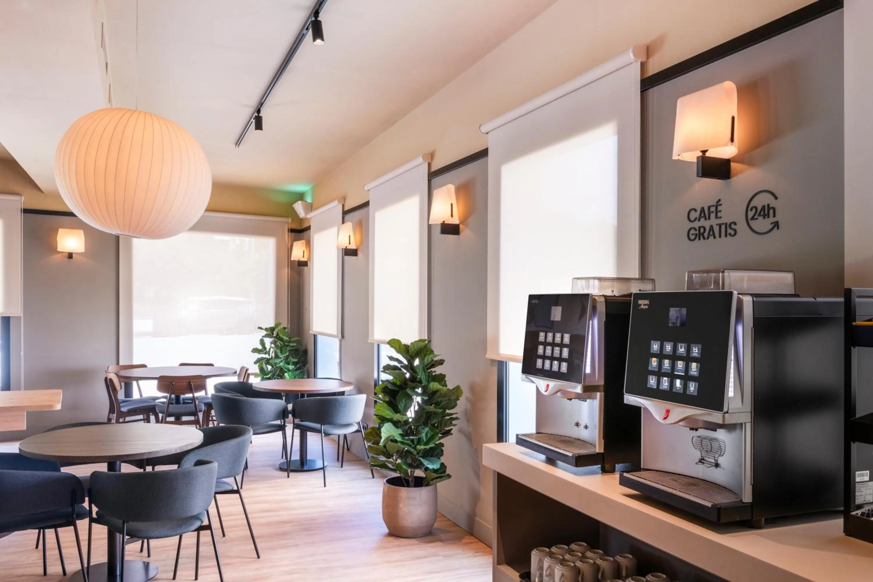Coffee/tea facilities in B&B HOTEL Barcelona Mollet