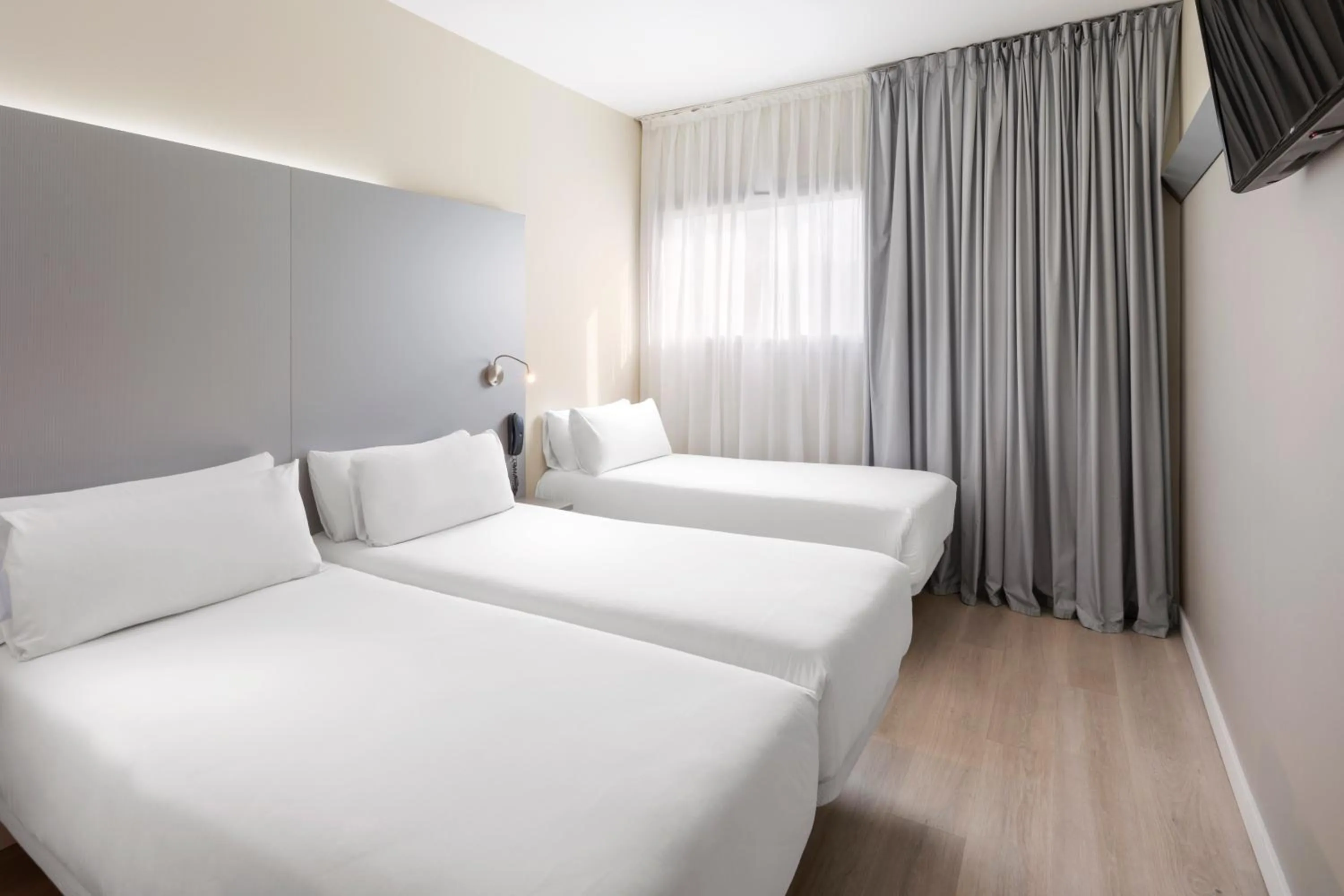 Bed in B&B HOTEL Barcelona Mollet