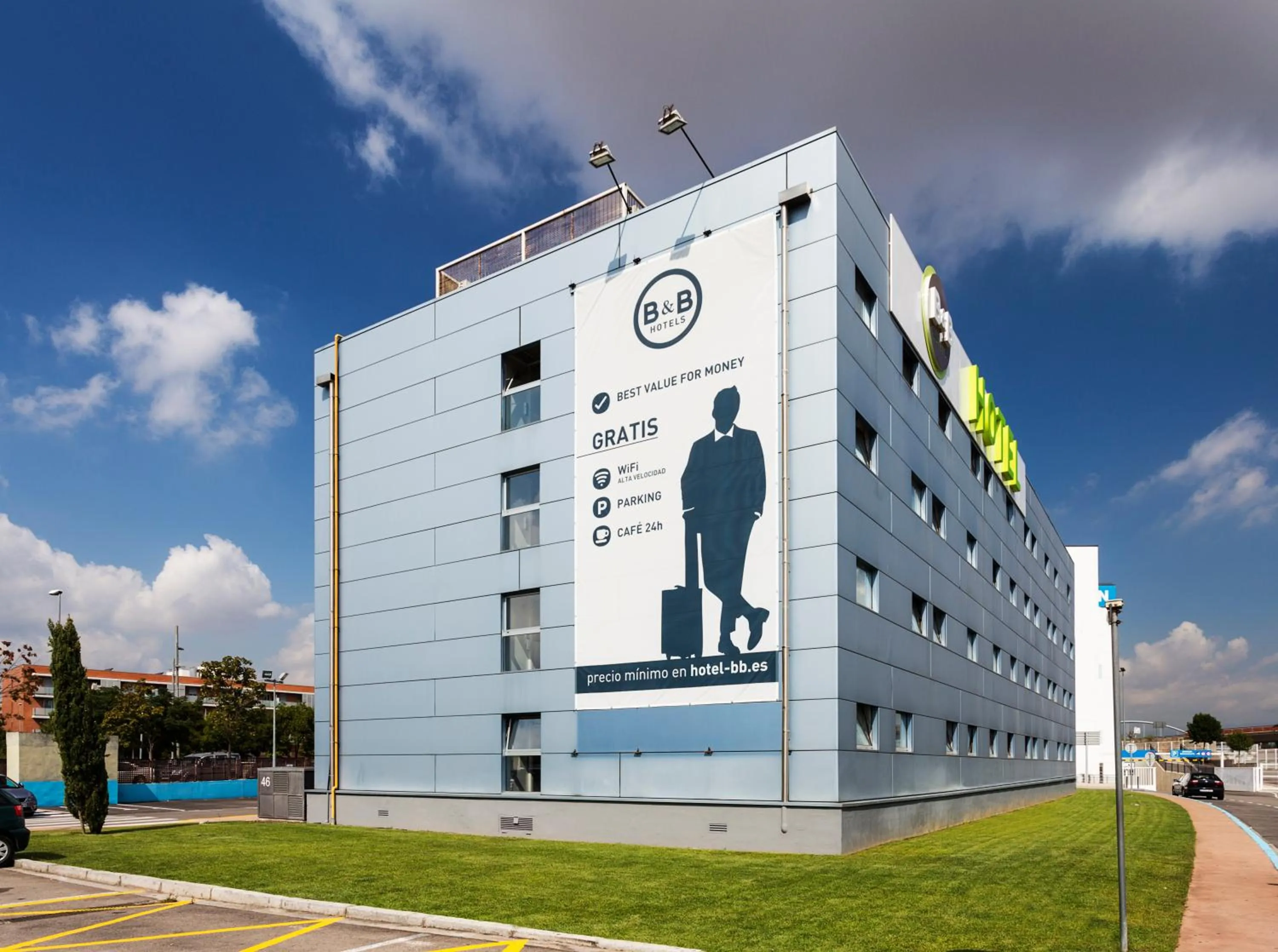 Property building in B&B HOTEL Barcelona Mollet