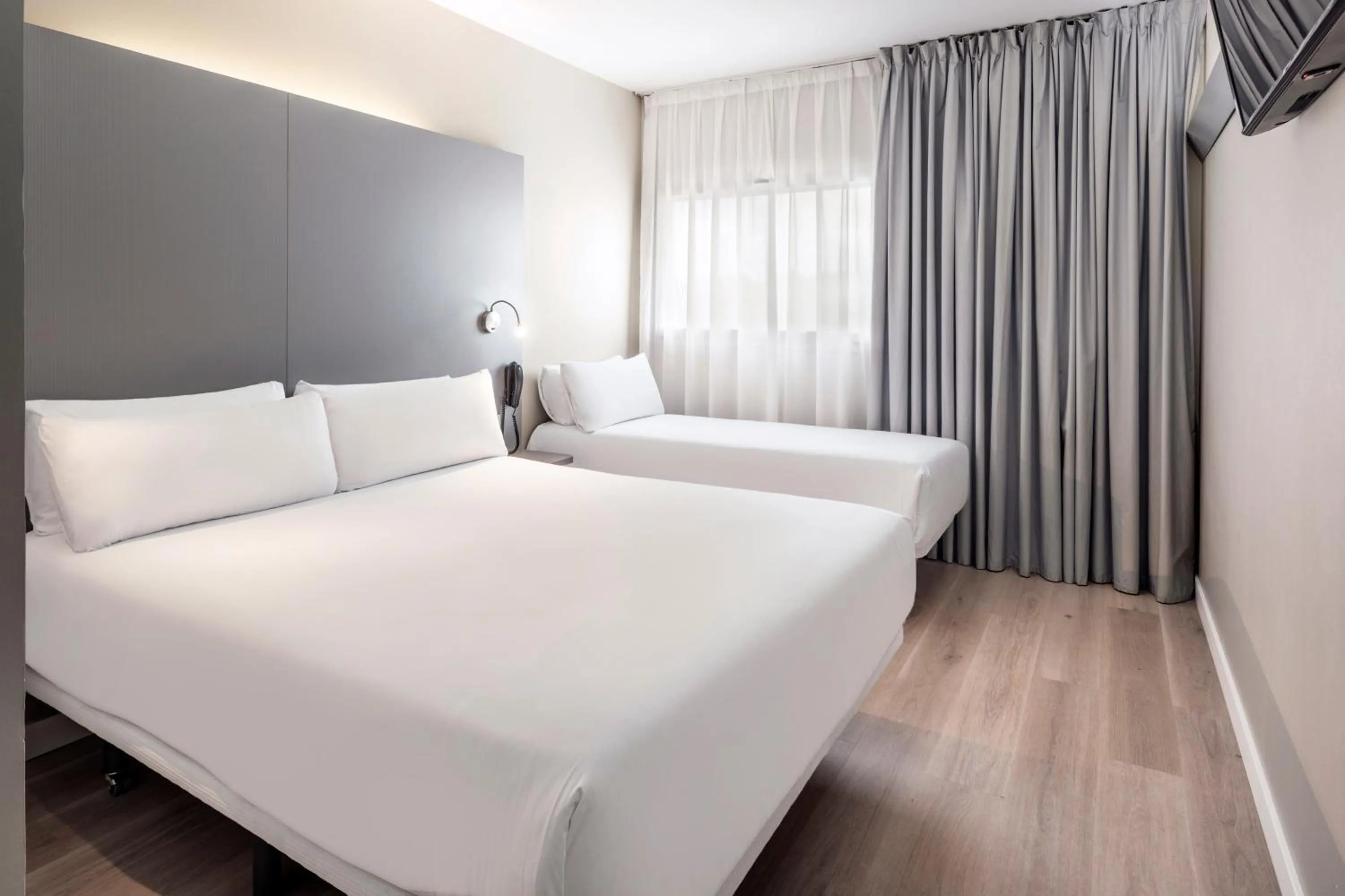 TV and multimedia, Bed in B&B HOTEL Barcelona Mollet