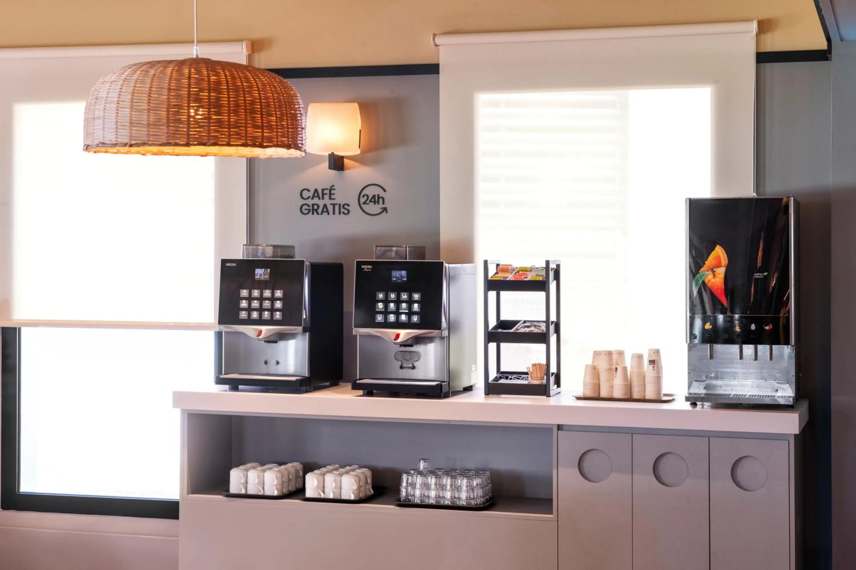 Coffee/tea facilities in B&B HOTEL Barcelona Mollet