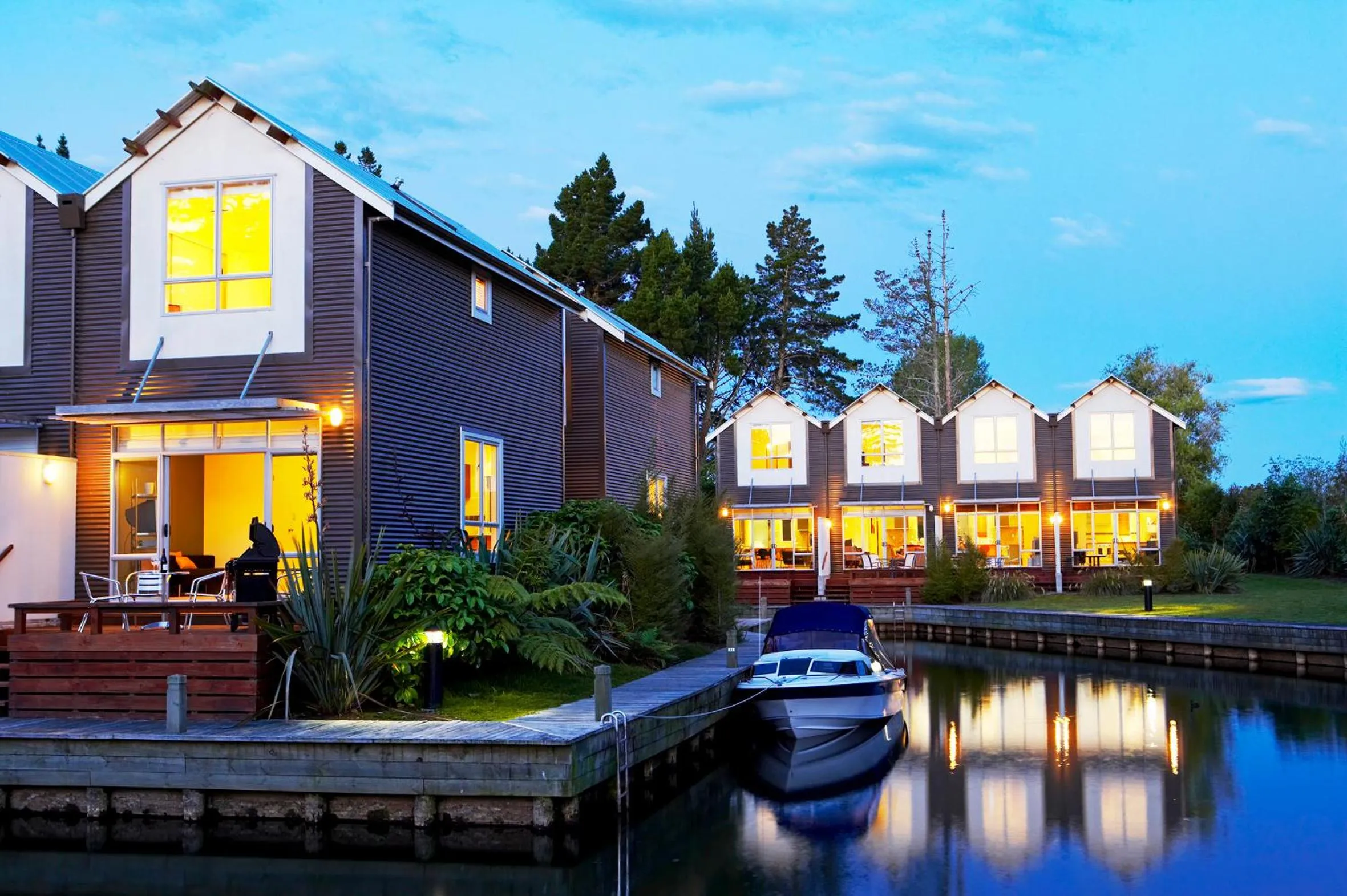 Sunset in Ramada Resort By Wyndham Rotorua Marama