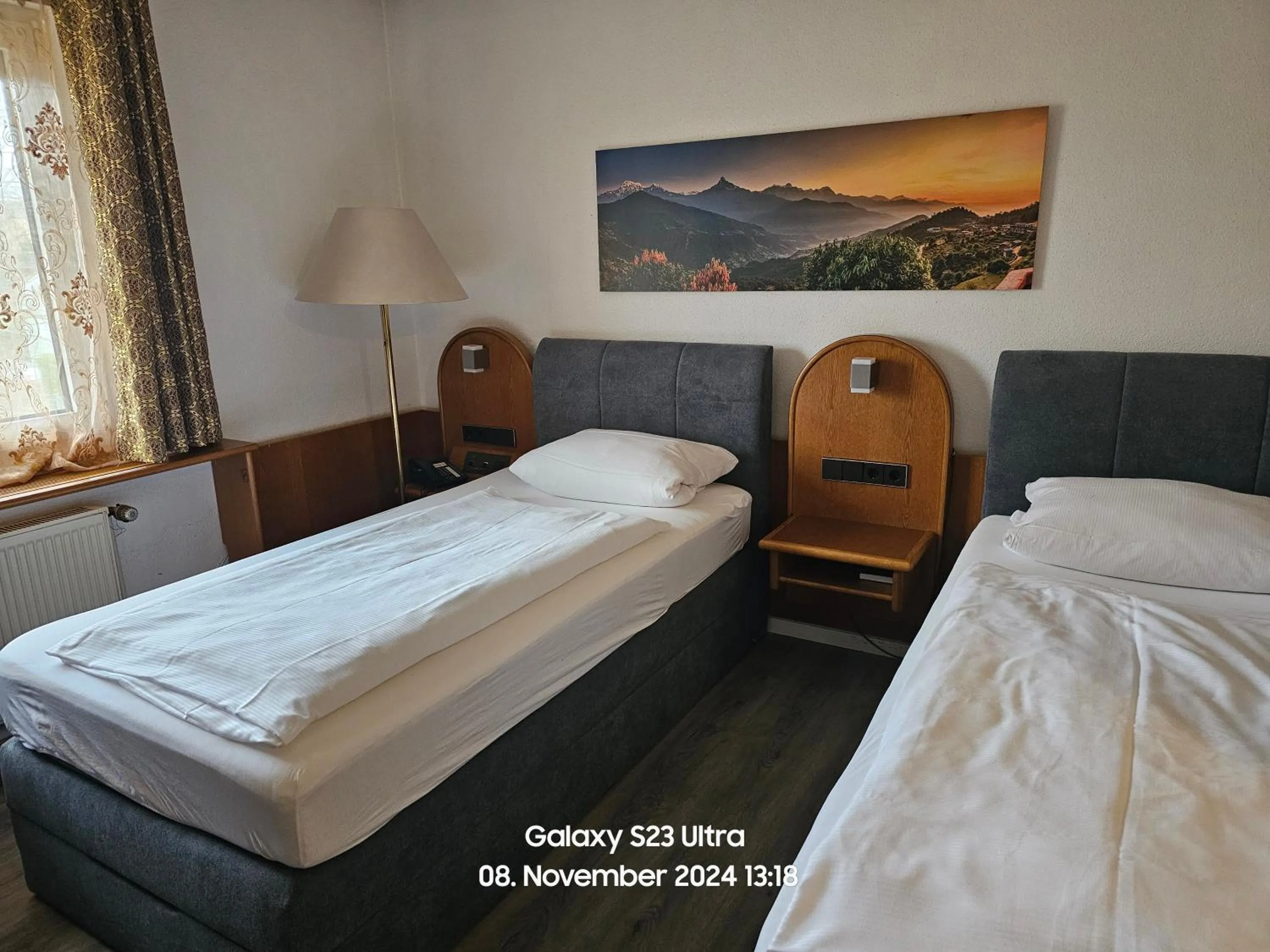 Bed in Hotel Shawi Erzhausen