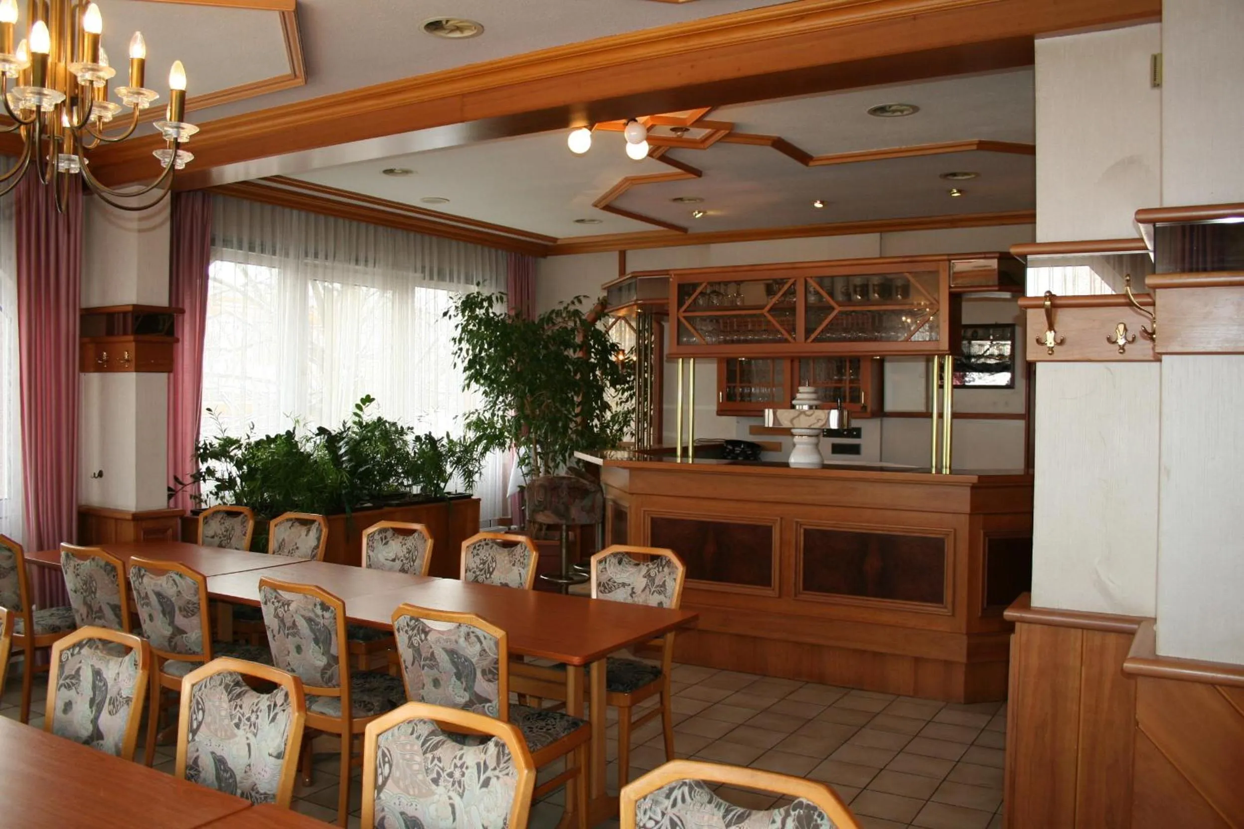 Restaurant/places to eat in Hotel Shawi Erzhausen