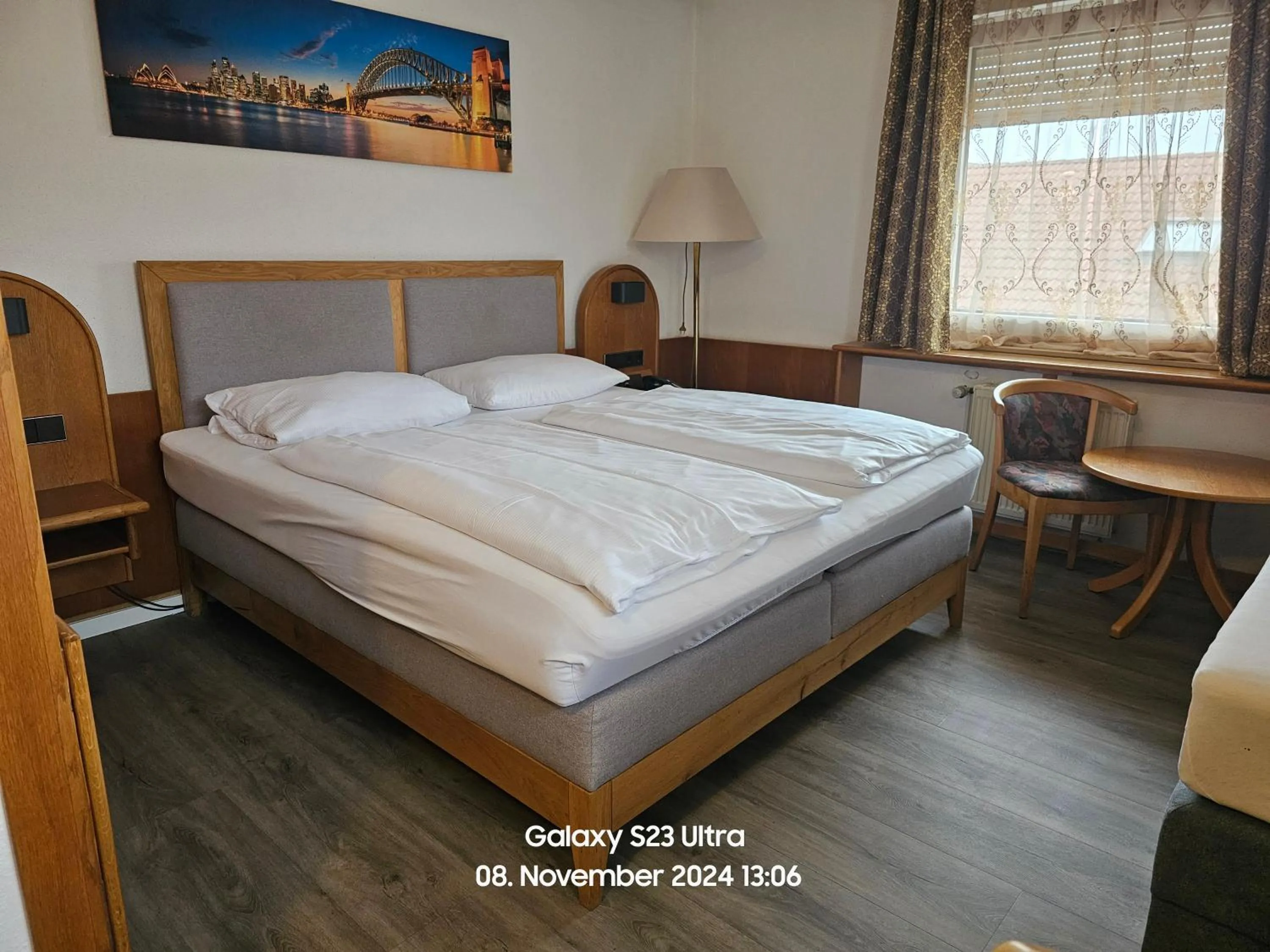 Bed in Hotel Shawi Erzhausen