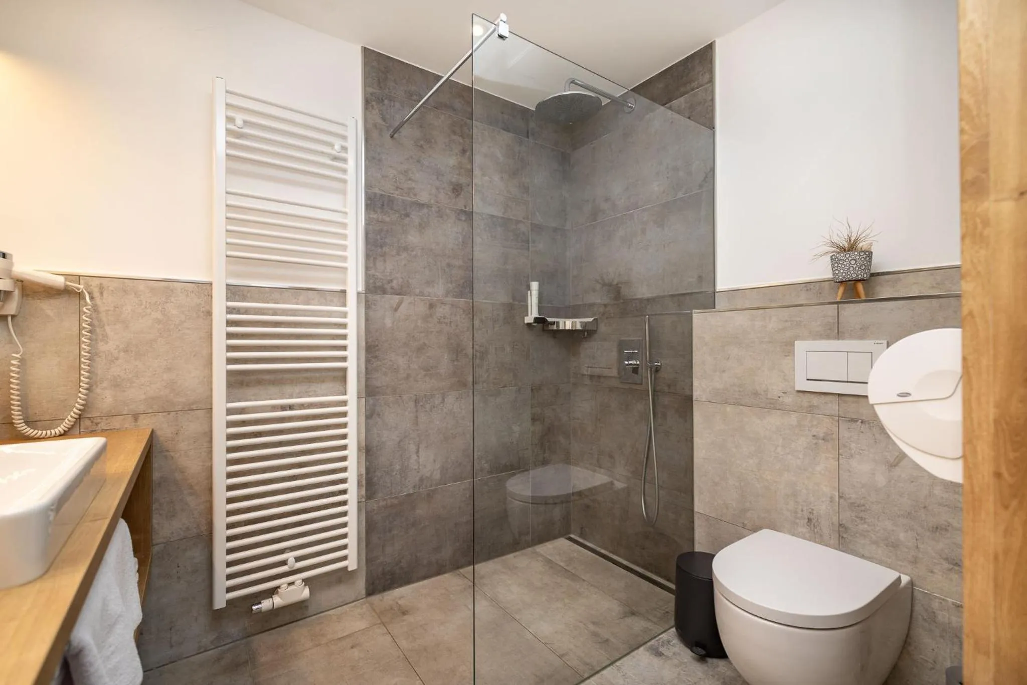 Shower in Der Burgblick-Adults Only