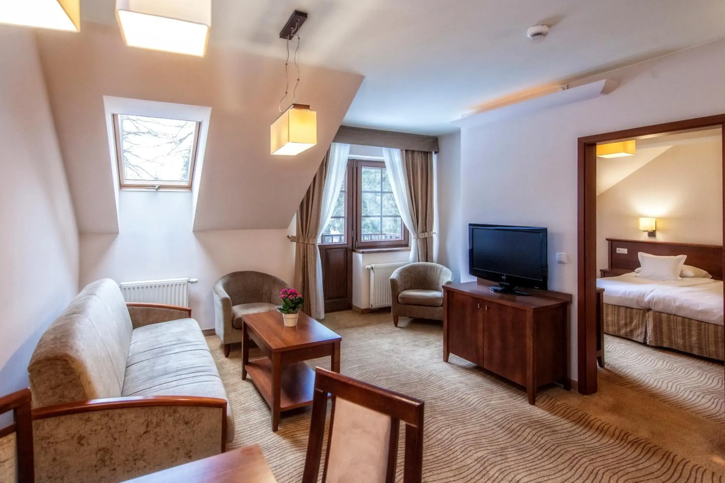 Deluxe Apartment in Hotel Murowanica Deluxe Apartment in Hotel Murowanica