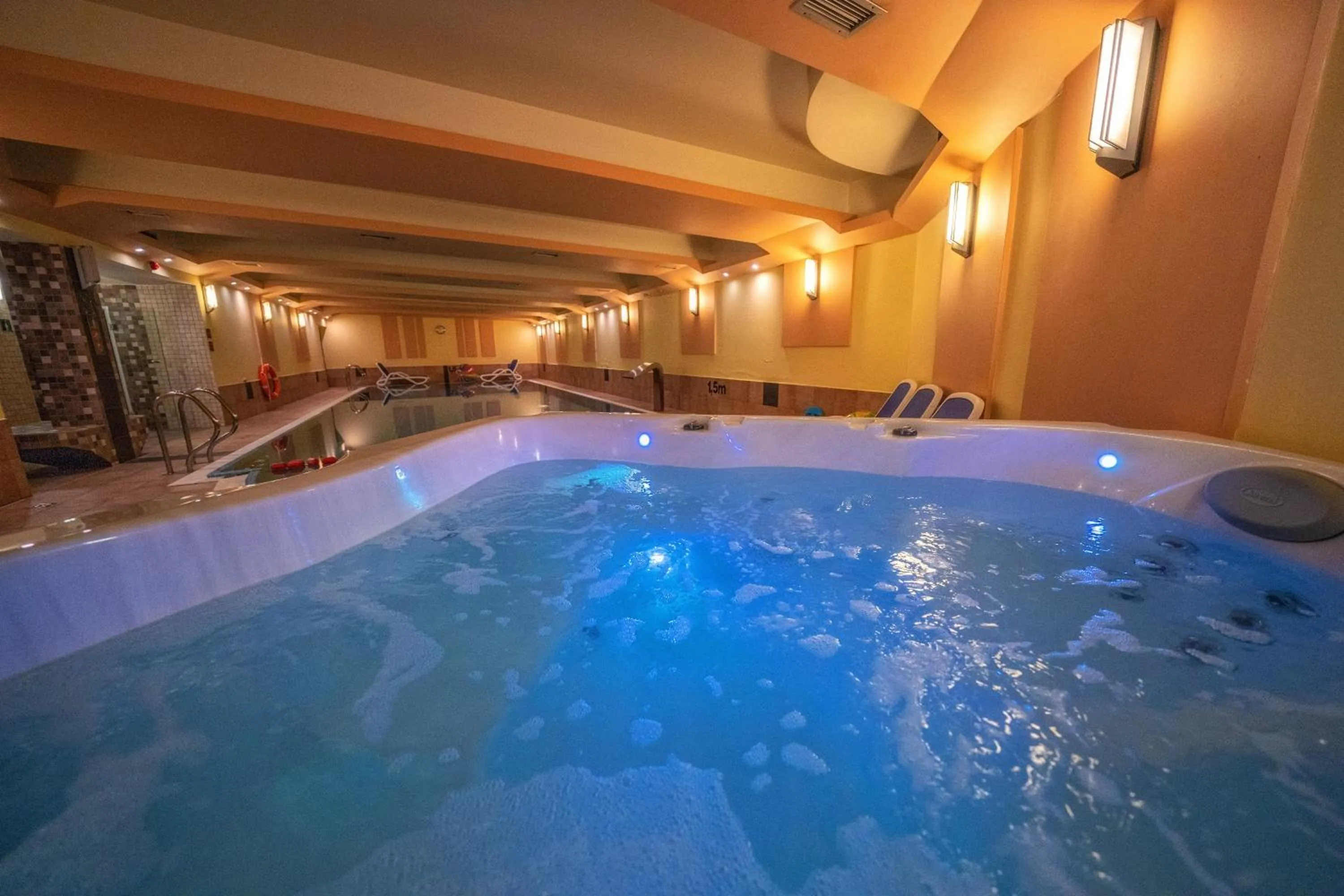 Swimming pool in Hotel Murowanica