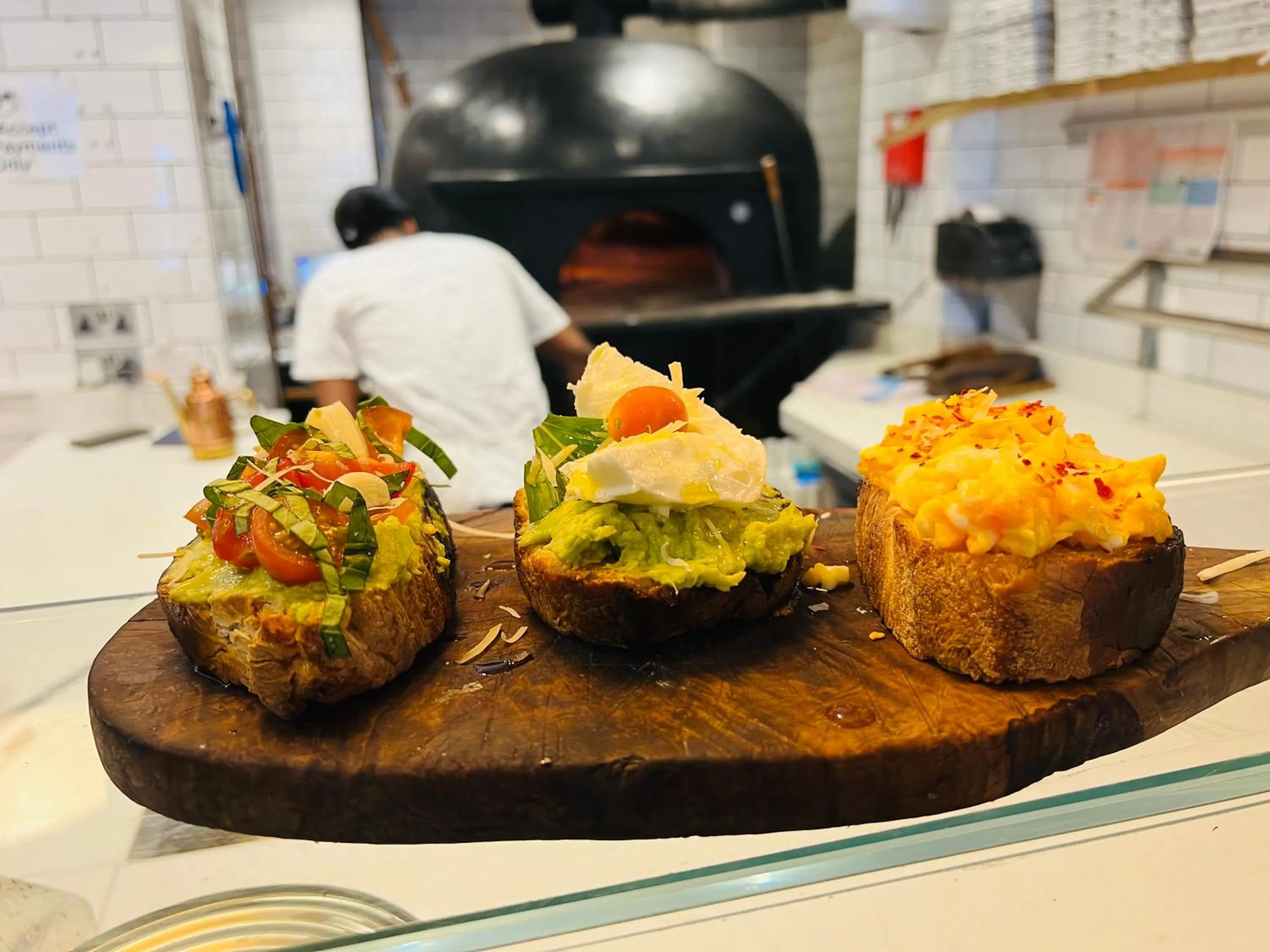 Restaurant/places to eat in Hotel 261