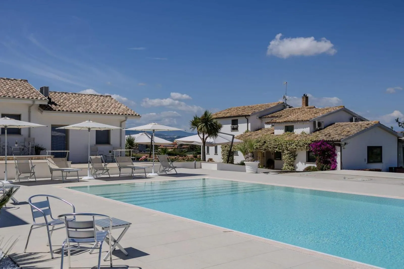 Property building in Villaggio Cristina