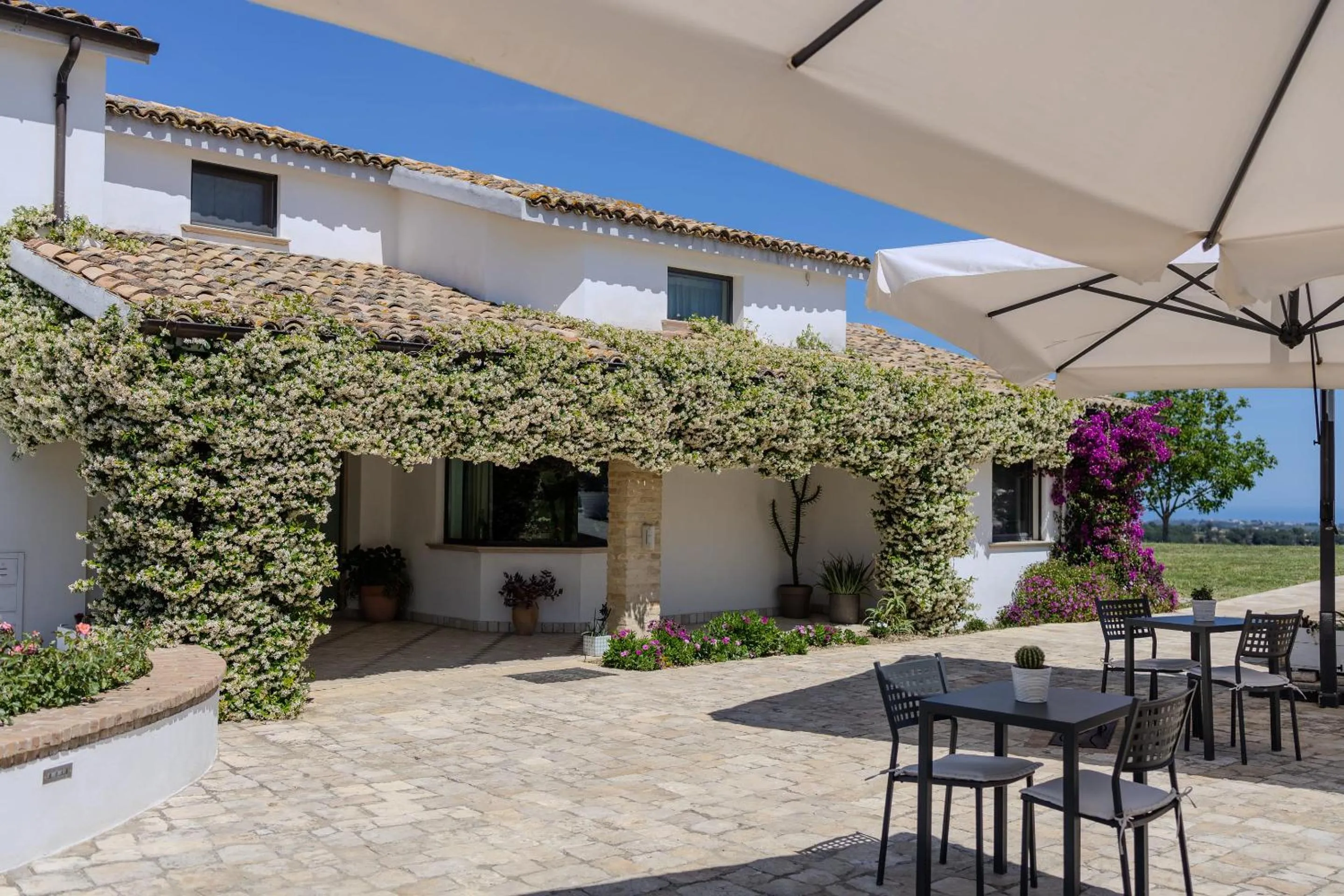 Property building in Villaggio Cristina