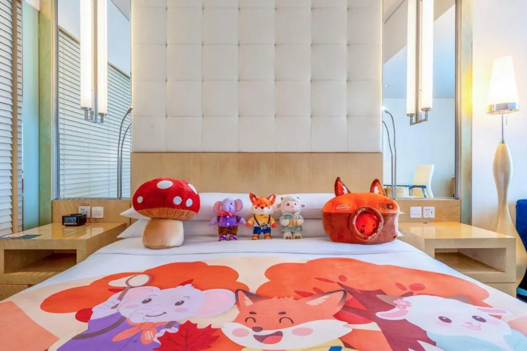 Bed in Renaissance Shanghai Yu Garden Hotel on the Bund