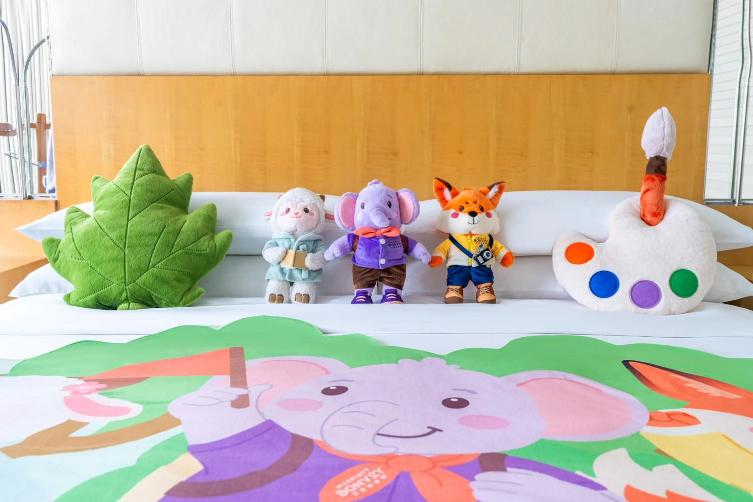 Renaissance Shanghai Yu Garden Hotel on the Bund by Nanjing Road