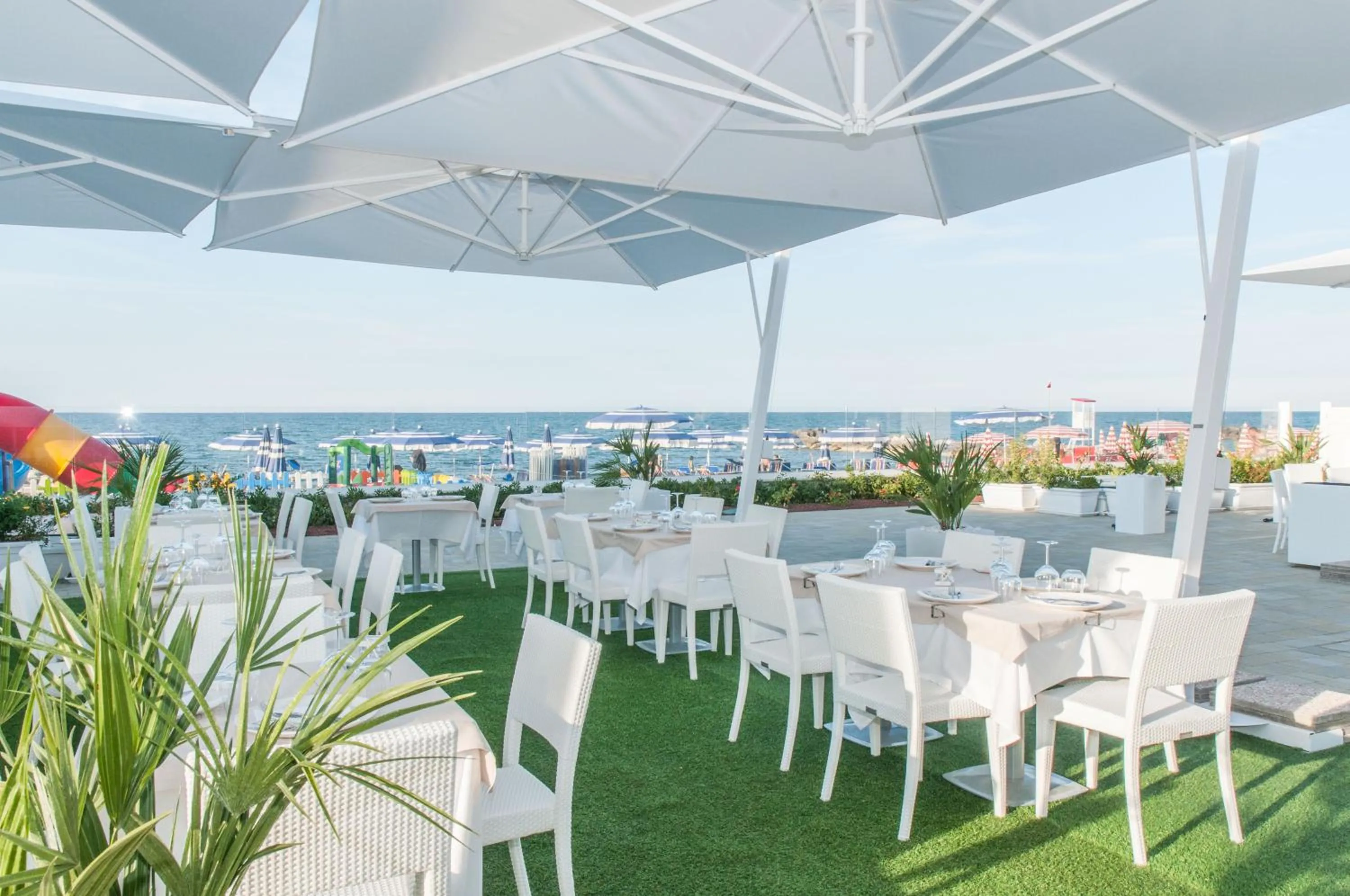 Restaurant/places to eat in Lungomare Relax Residence