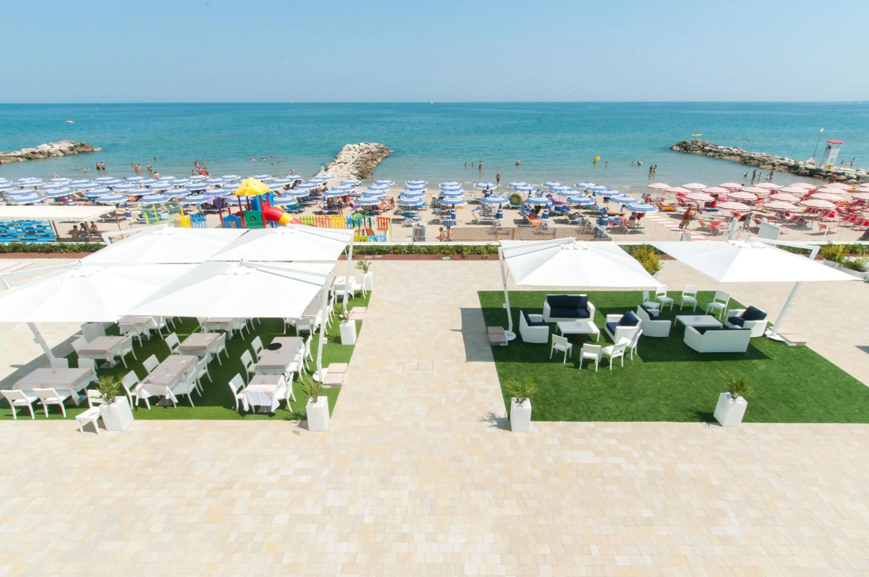 Restaurant/places to eat in Lungomare Relax Residence