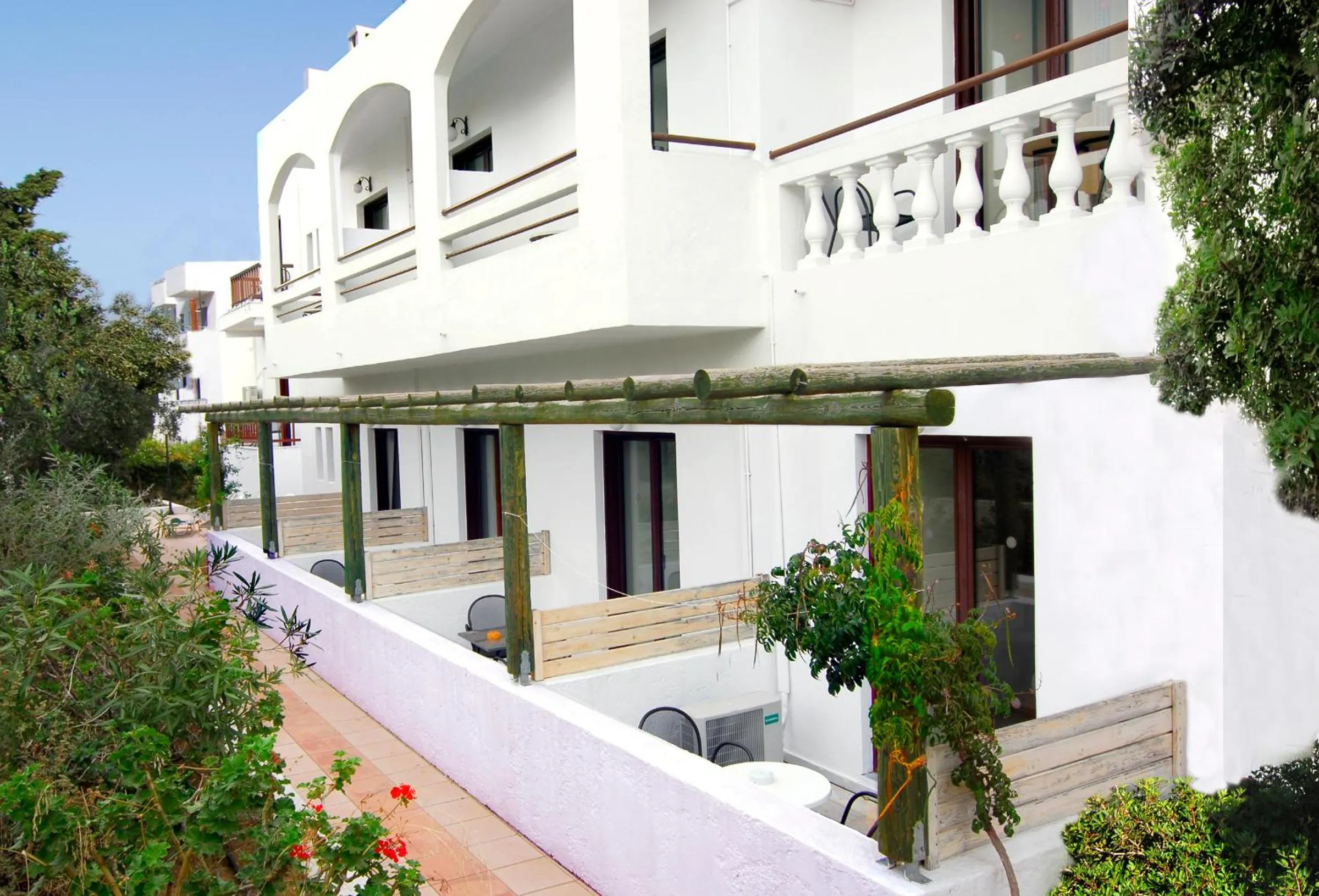 Facade/entrance in Lato hotel