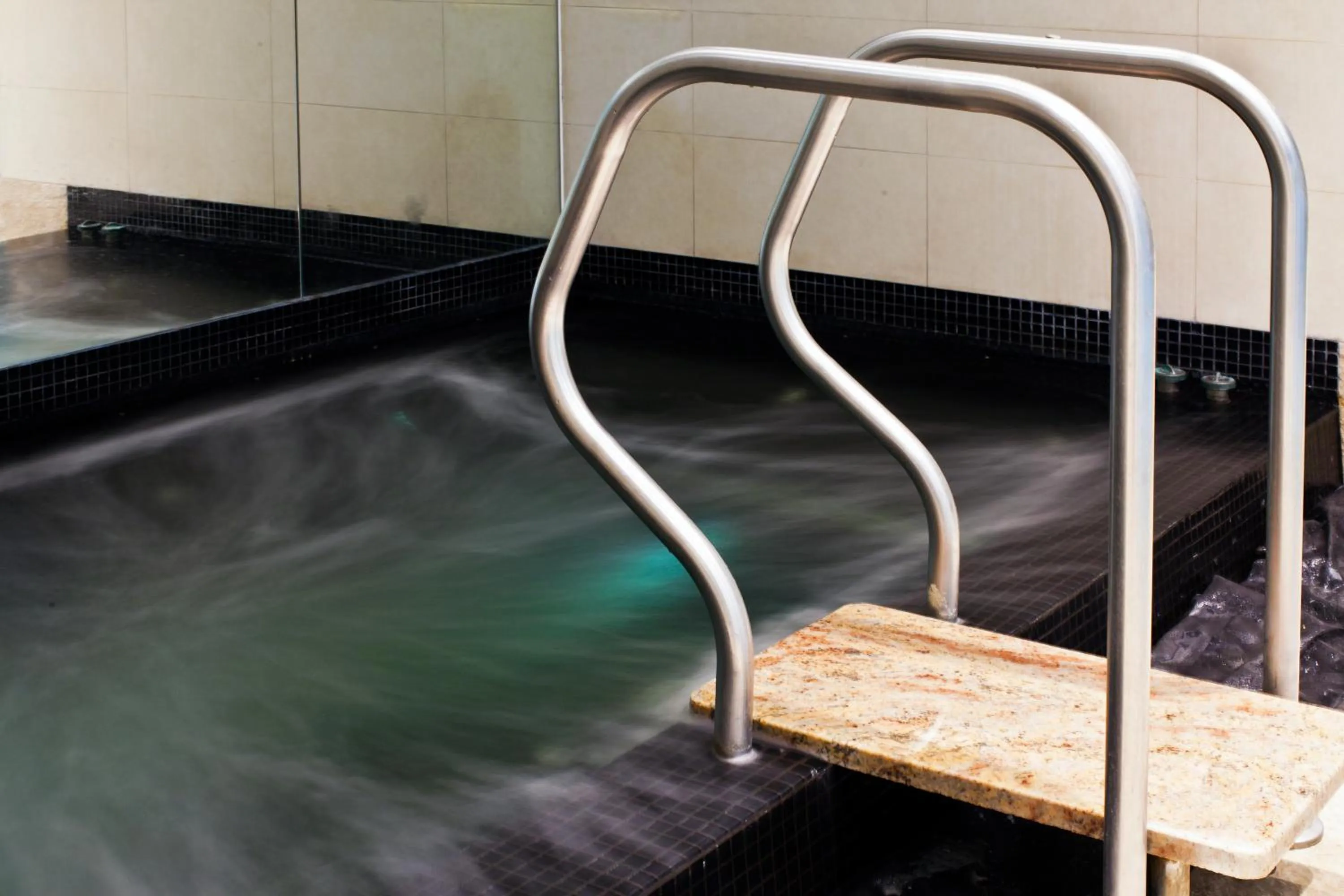 Swimming pool in Leonardo Royal London St Paul’s