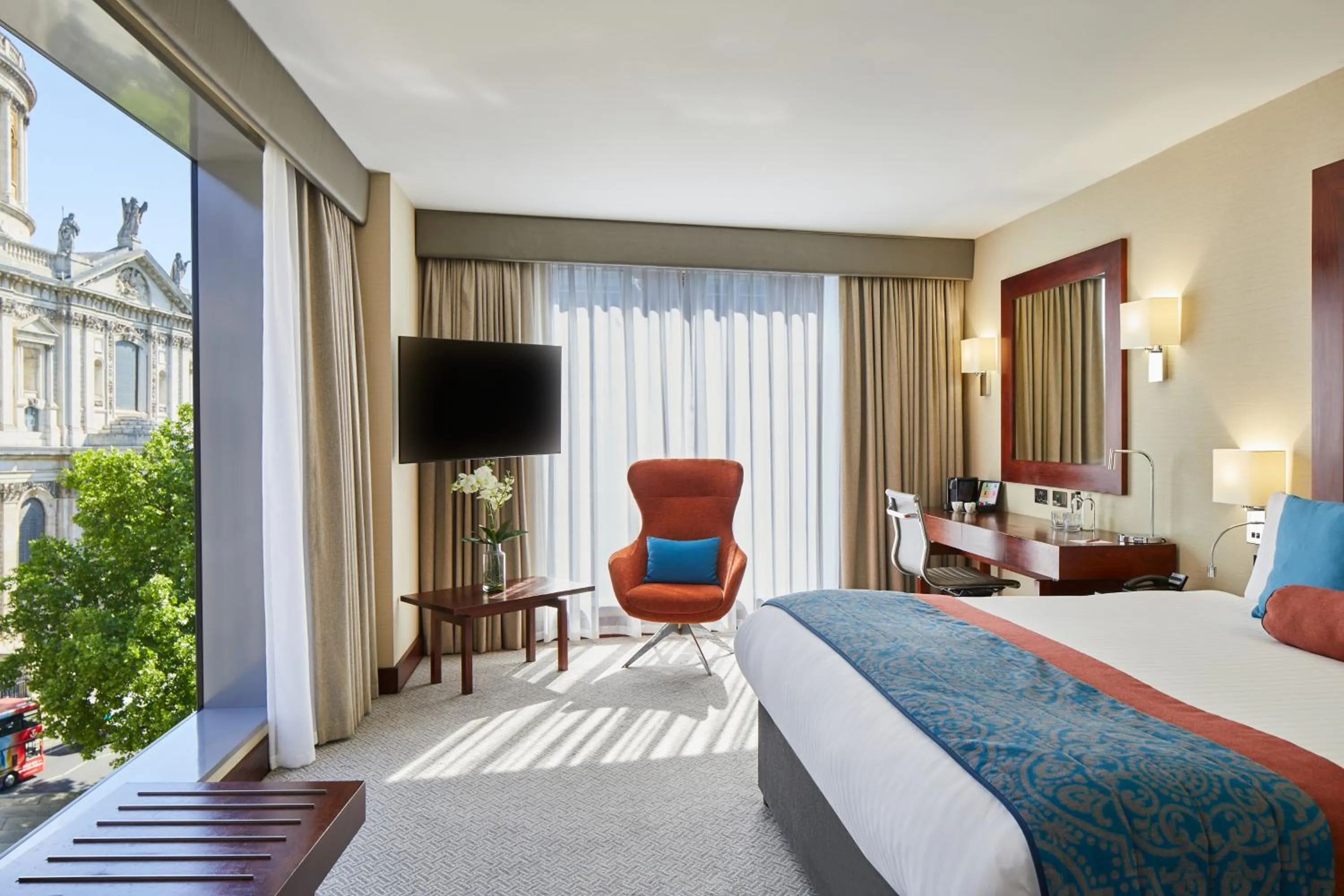 Bedroom, Bed in Leonardo Royal London St Paul’s