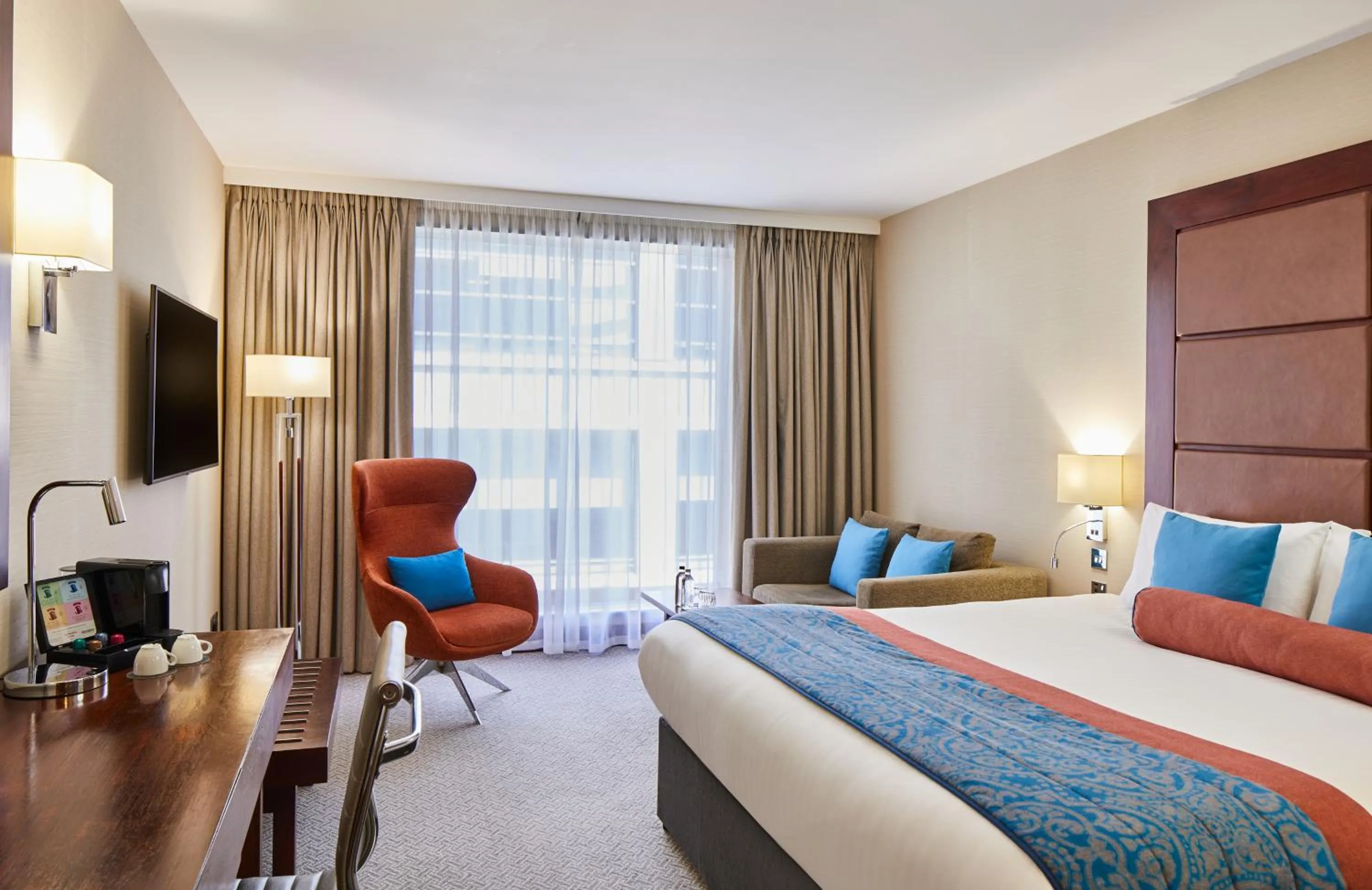 Bedroom, Bed in Leonardo Royal London St Paul’s