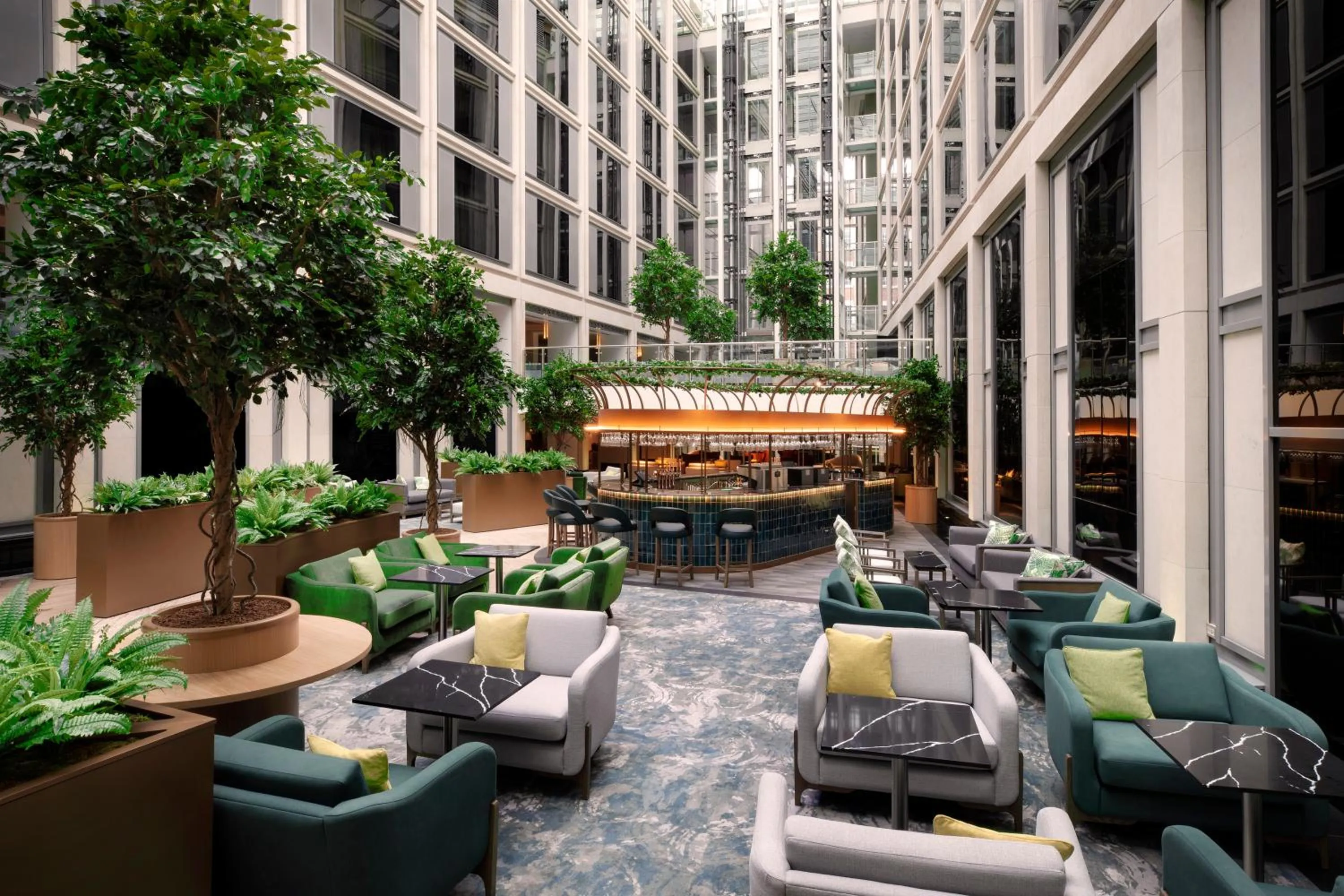 Lounge or bar in Leonardo Royal London St Paul’s