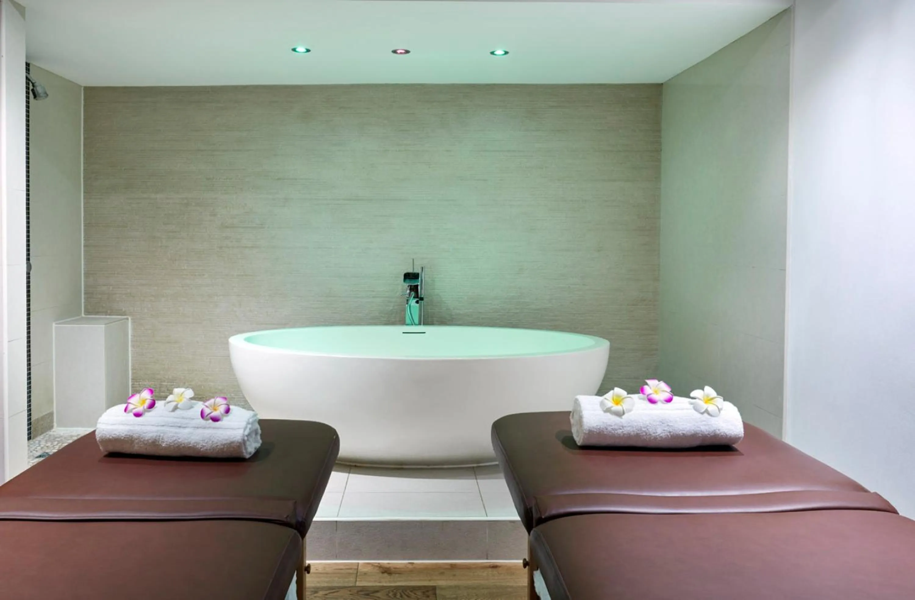 Massage in Leonardo Royal London St Paul’s