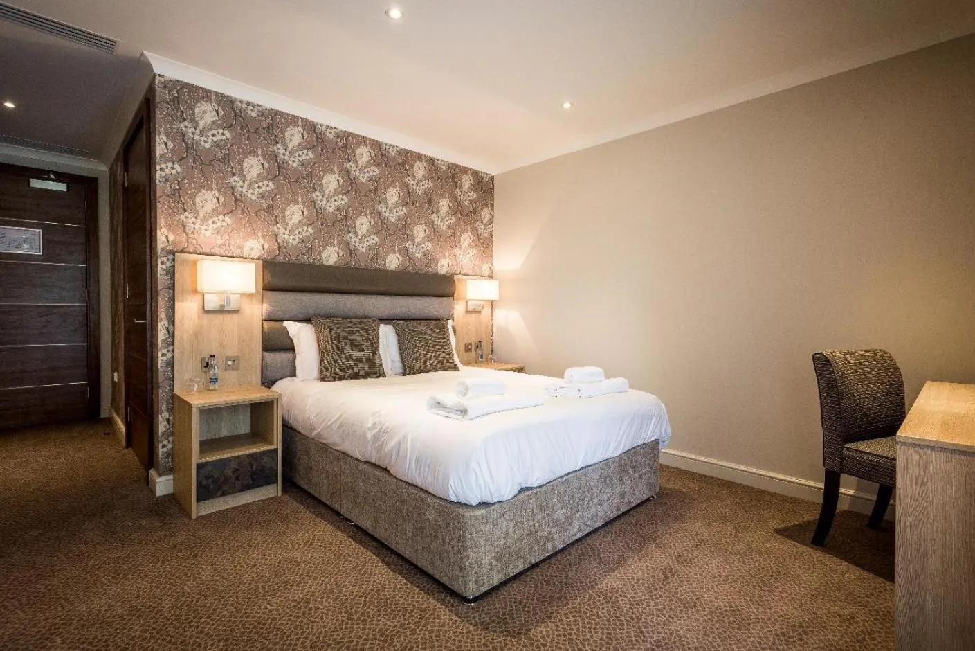 Bed in The Nottinghamshire Hotel & Golf Club